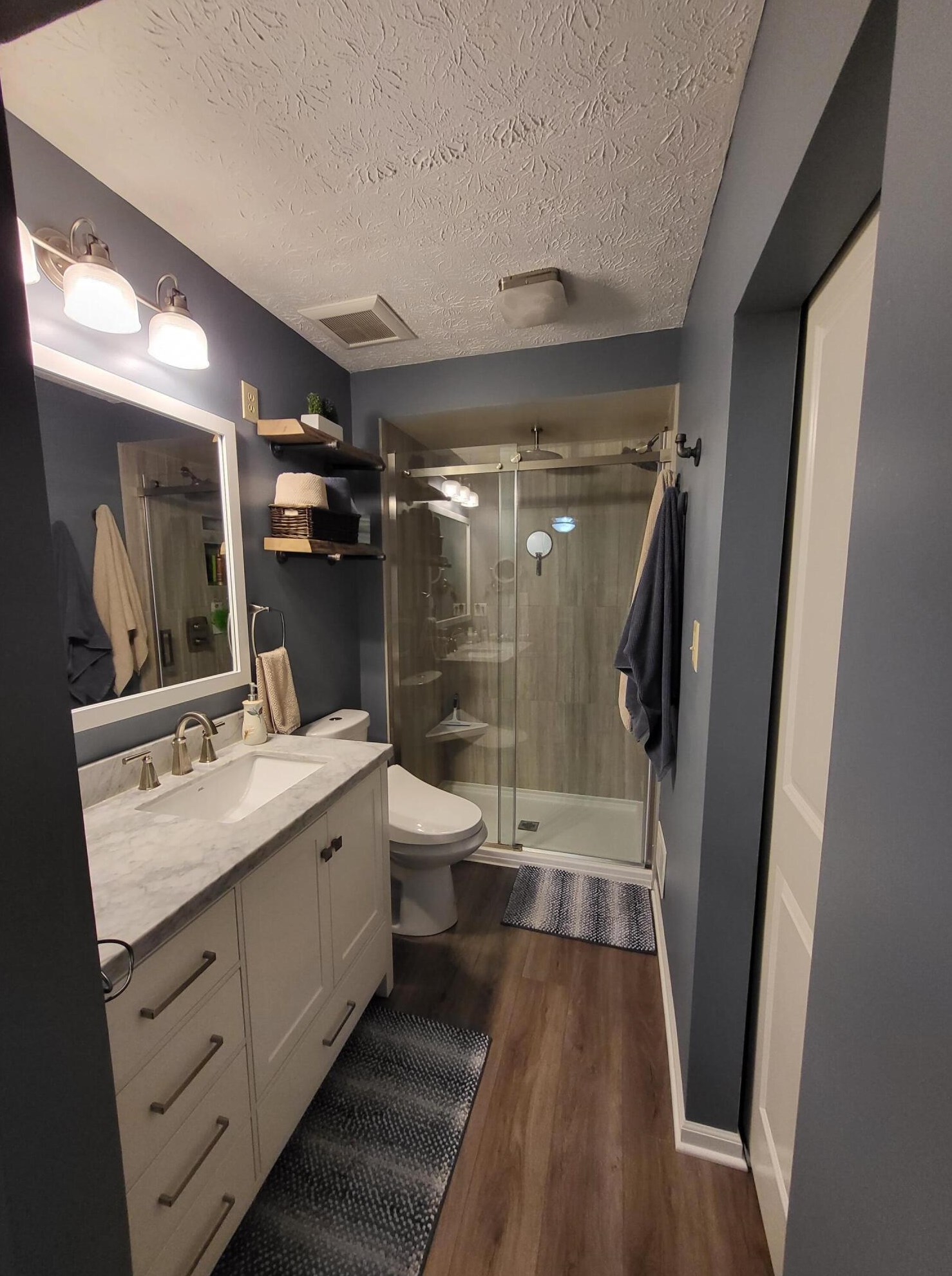 821 Riva Rdg Blvd, Columbus OH 43230-1804 exterior