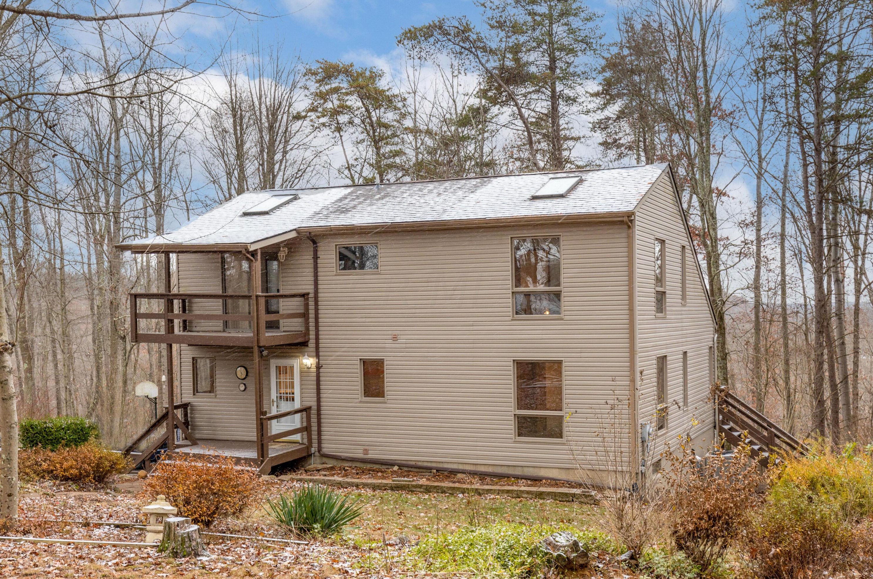 1894 Taos Ln, Sugar Grove, OH 43155-9663