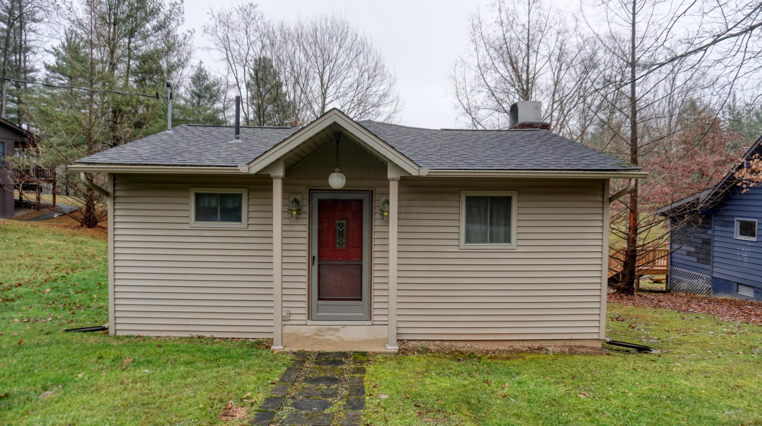 339 Bass Ln, Senecaville, OH 43780-9790