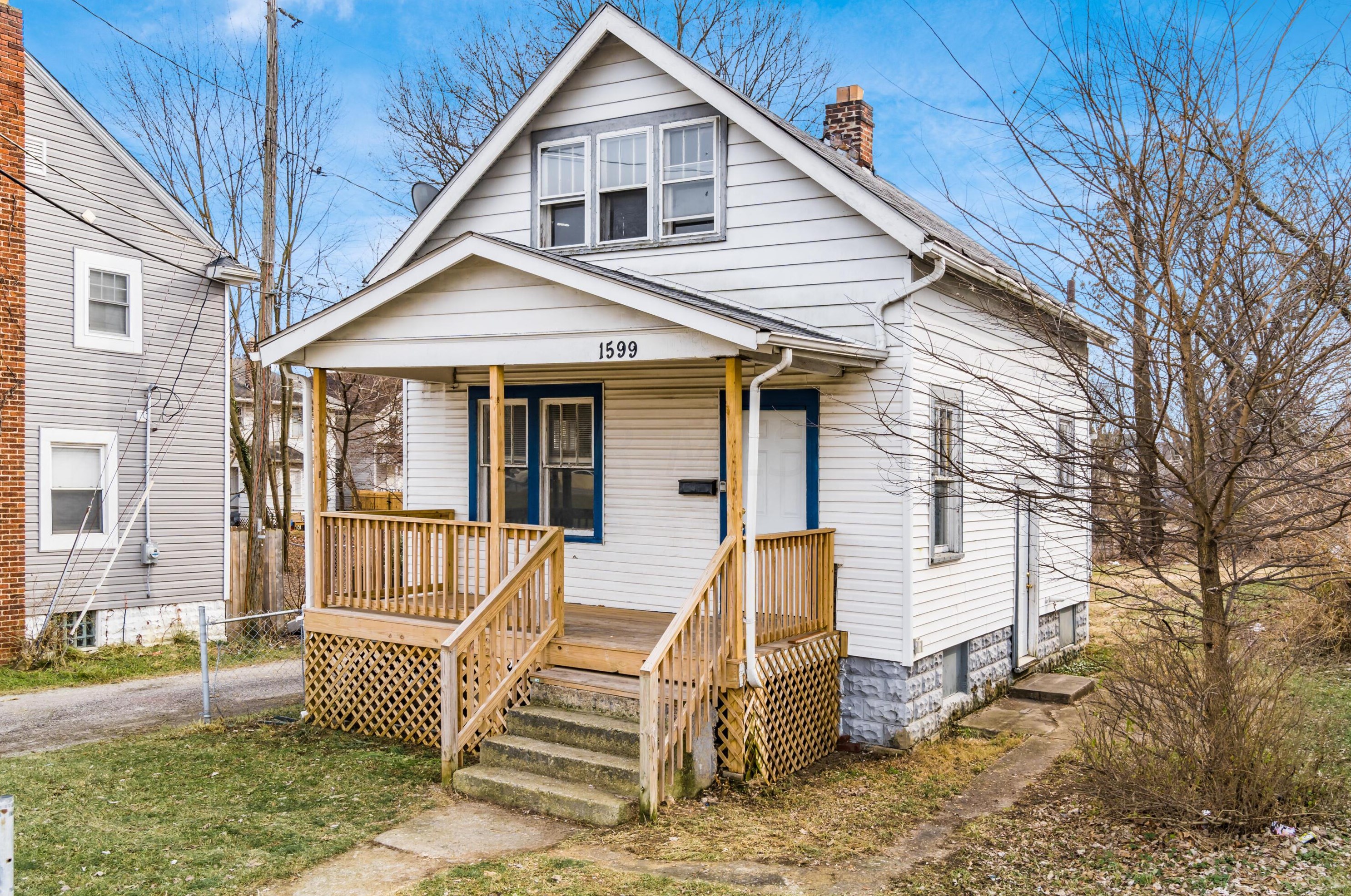 1599 Mooberry St, Columbus, OH 43205-2939