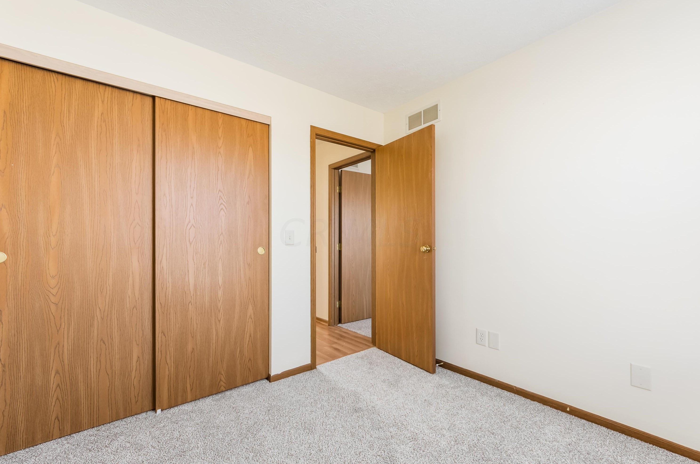 1308 Pinnacle Dr, Columbus OH 43204-1776 exterior