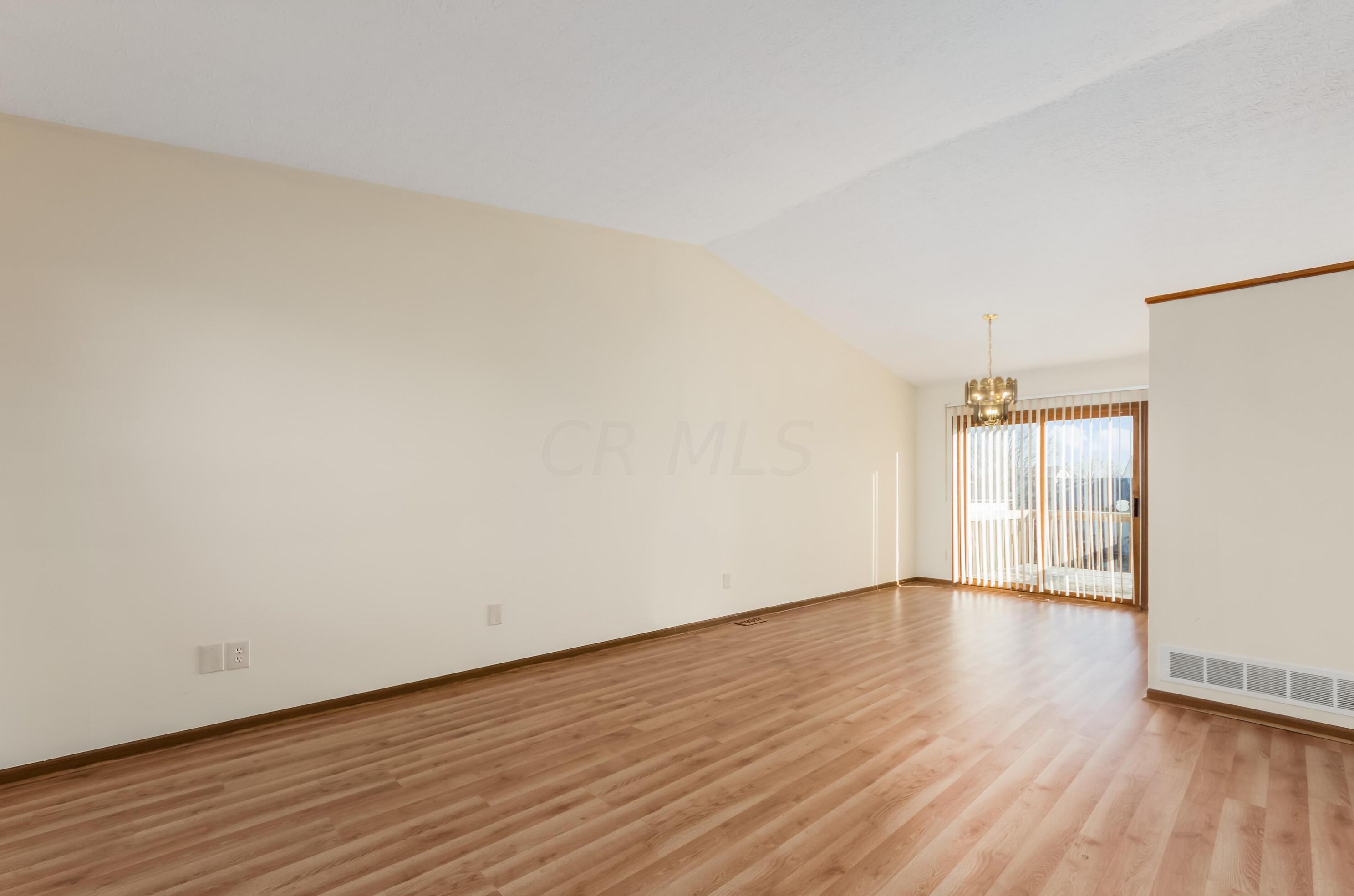 1308 Pinnacle Dr, Columbus OH 43204-1776 exterior