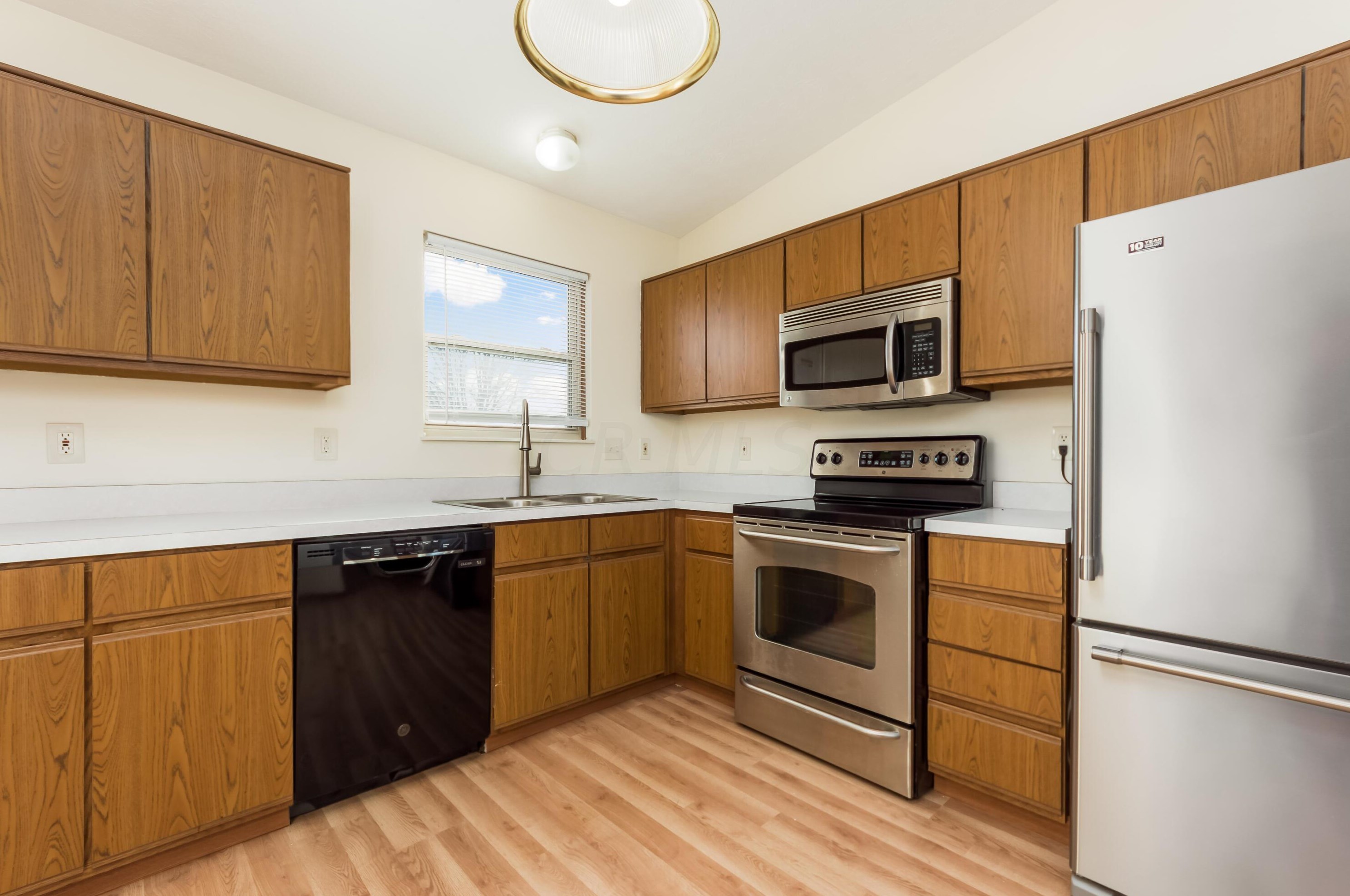 1308 Pinnacle Dr, Columbus OH 43204-1776 exterior