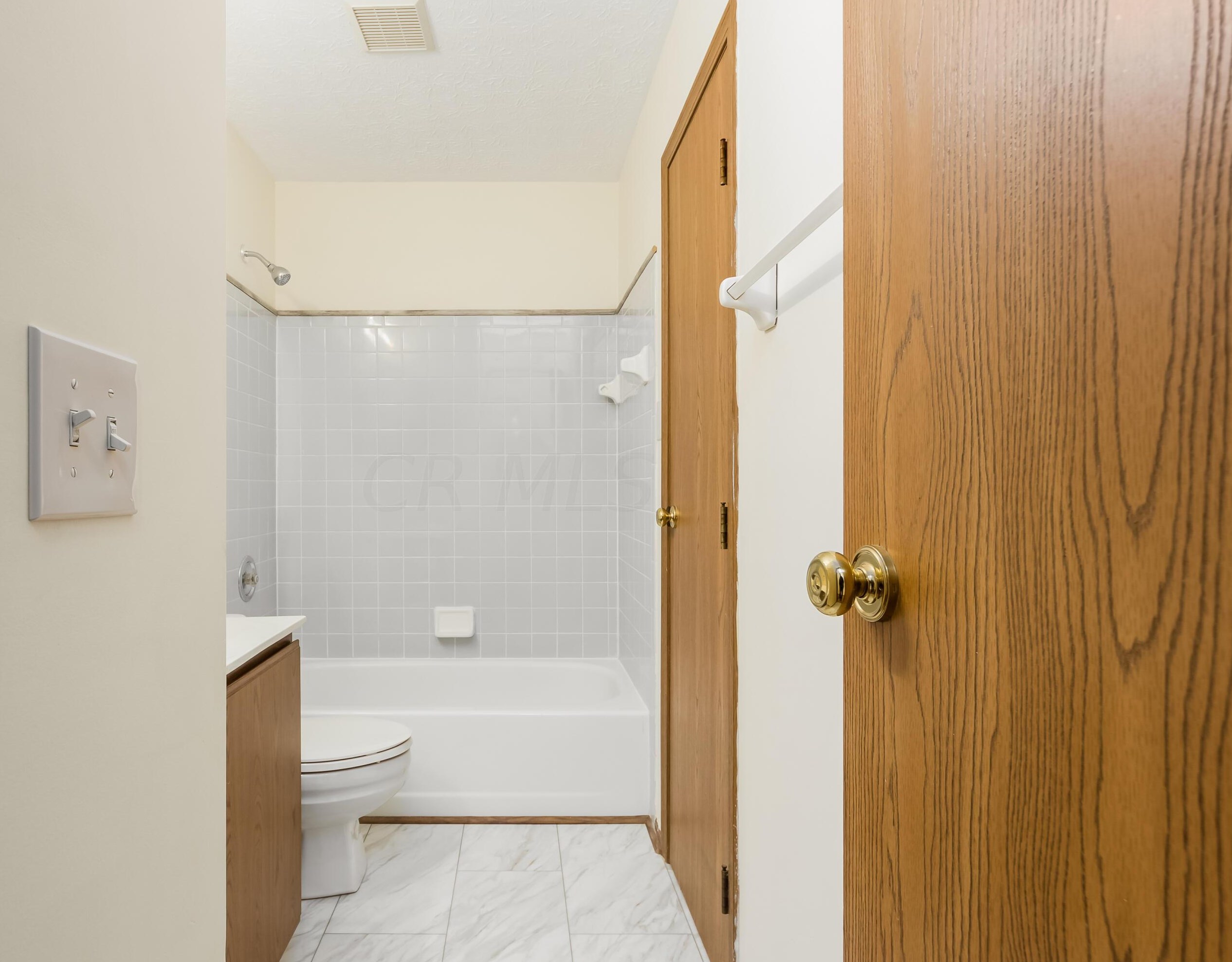 1308 Pinnacle Dr, Columbus OH 43204-1776 exterior