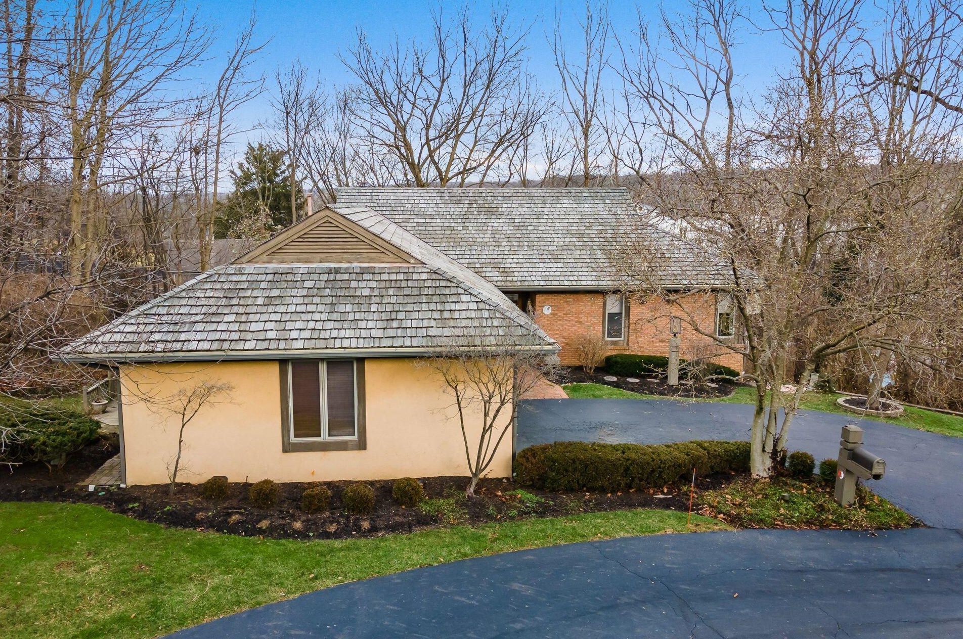 730 Old Oak Trce, Columbus OH 43235-1760 exterior