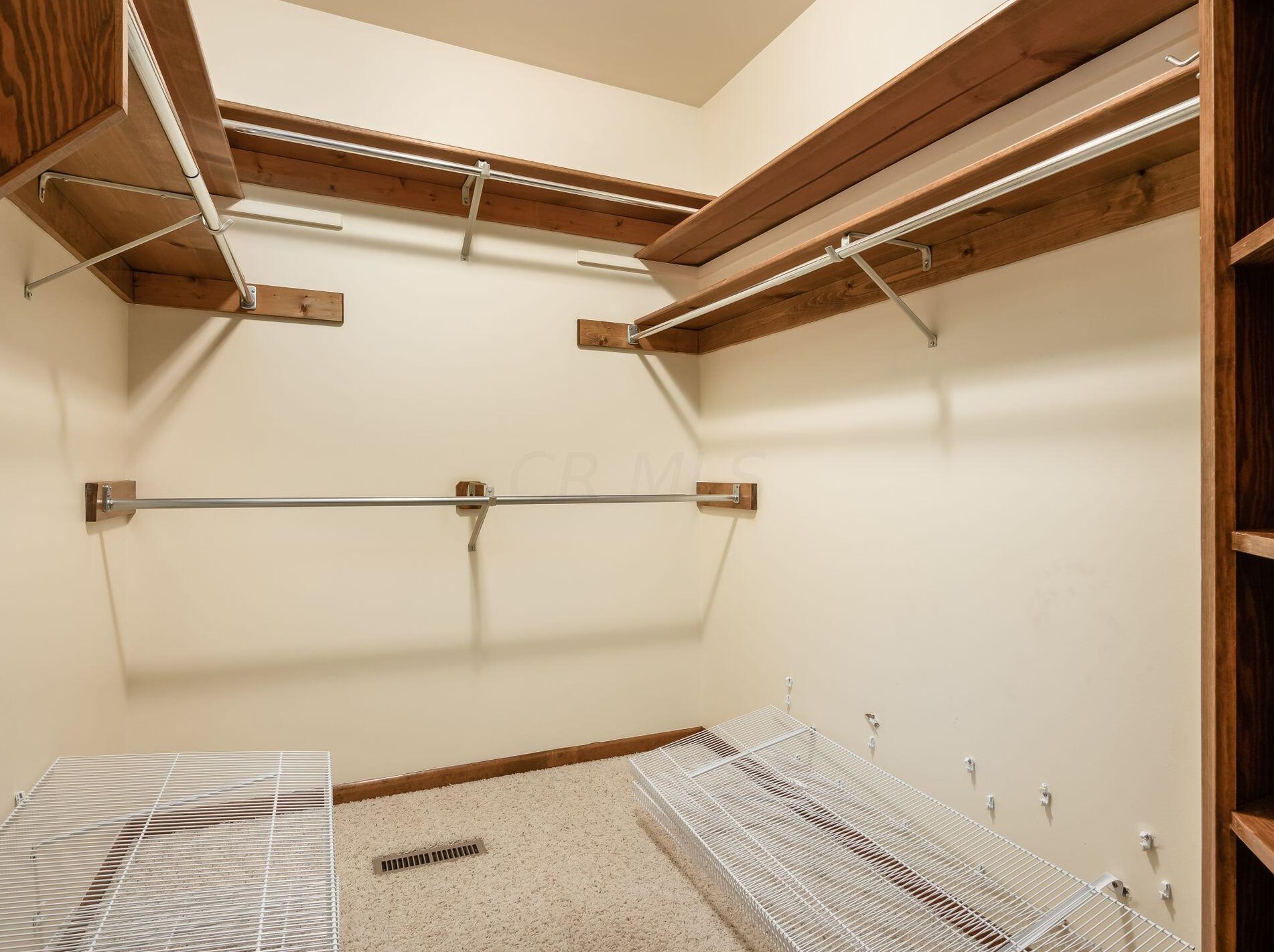 730 Old Oak Trce, Columbus OH 43235-1760 exterior