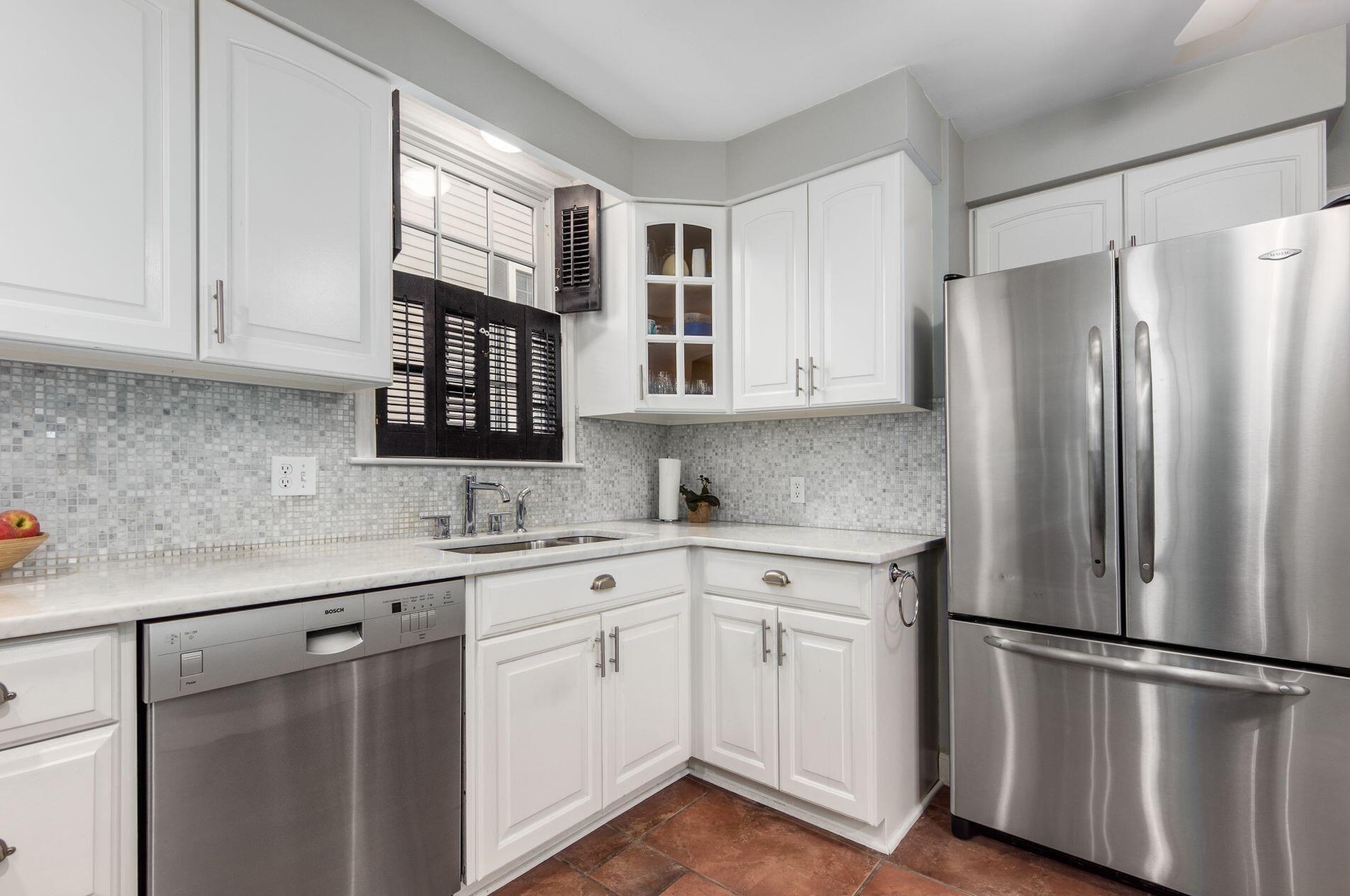 1740 Essex Rd, Columbus OH 43221-3845 exterior