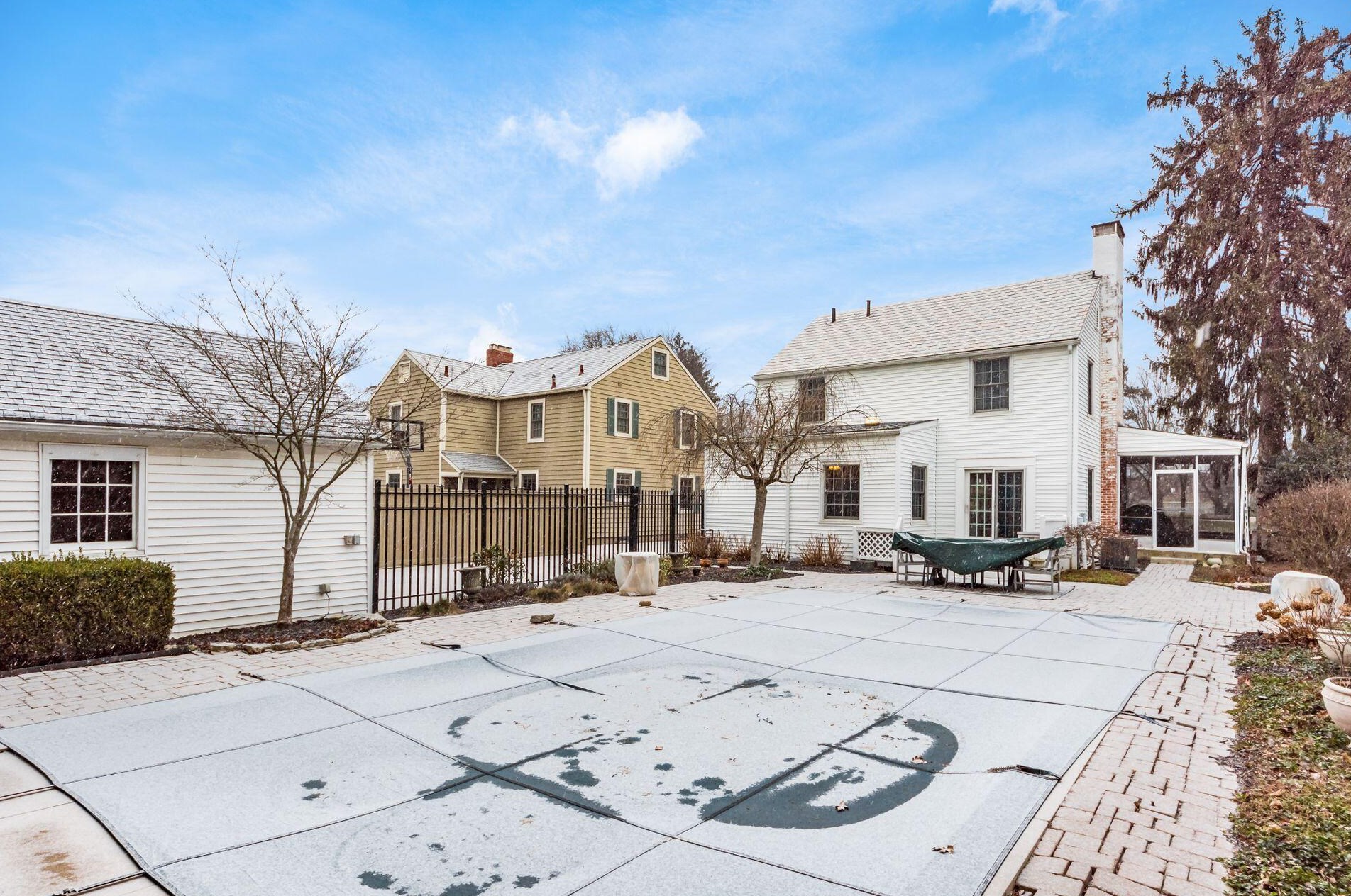 1740 Essex Rd, Columbus OH 43221-3845 exterior