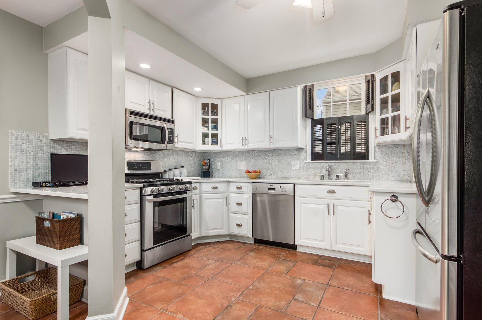 1740 Essex Rd, Columbus OH 43221-3845 exterior