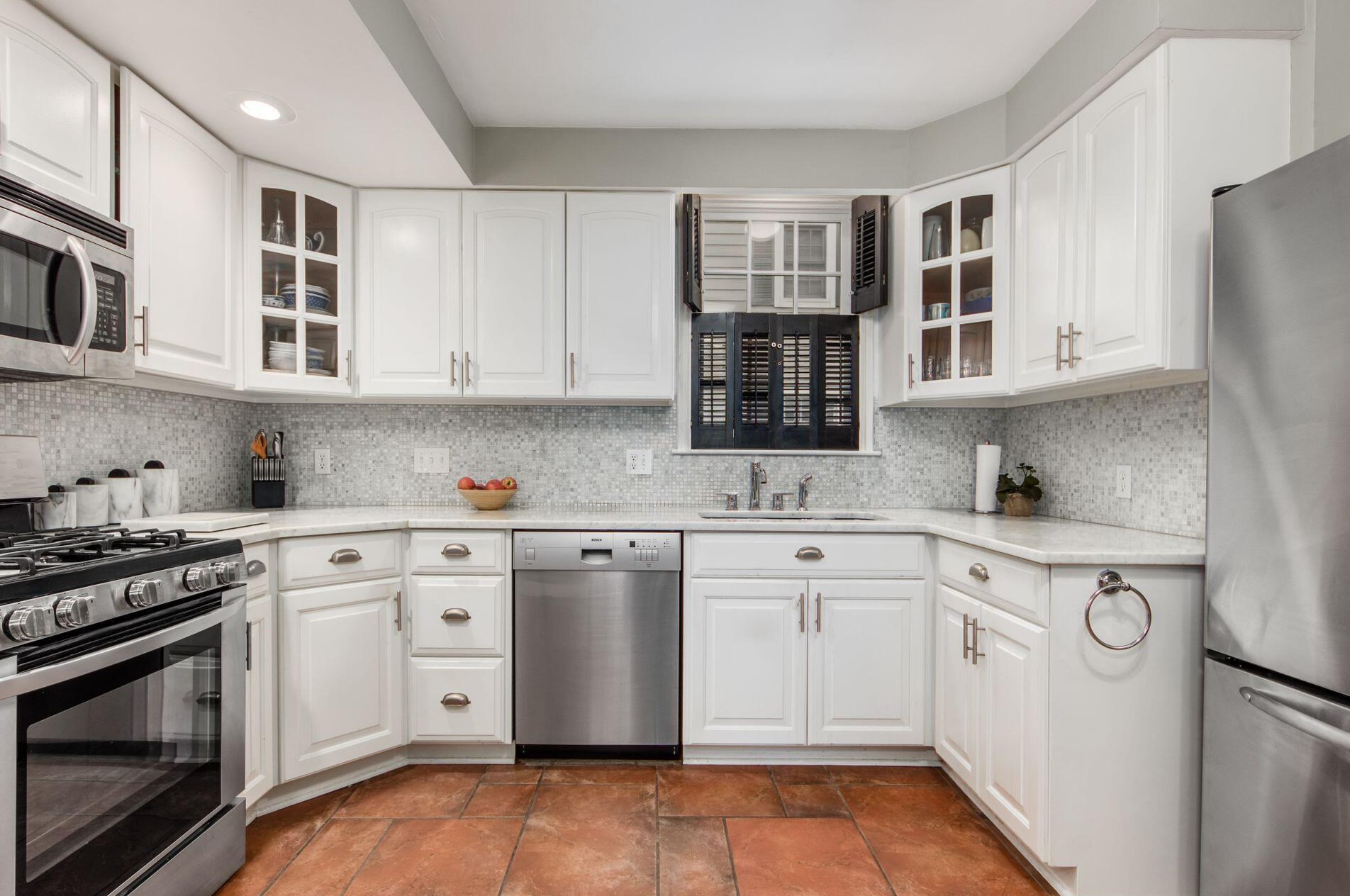 1740 Essex Rd, Columbus OH 43221-3845 exterior