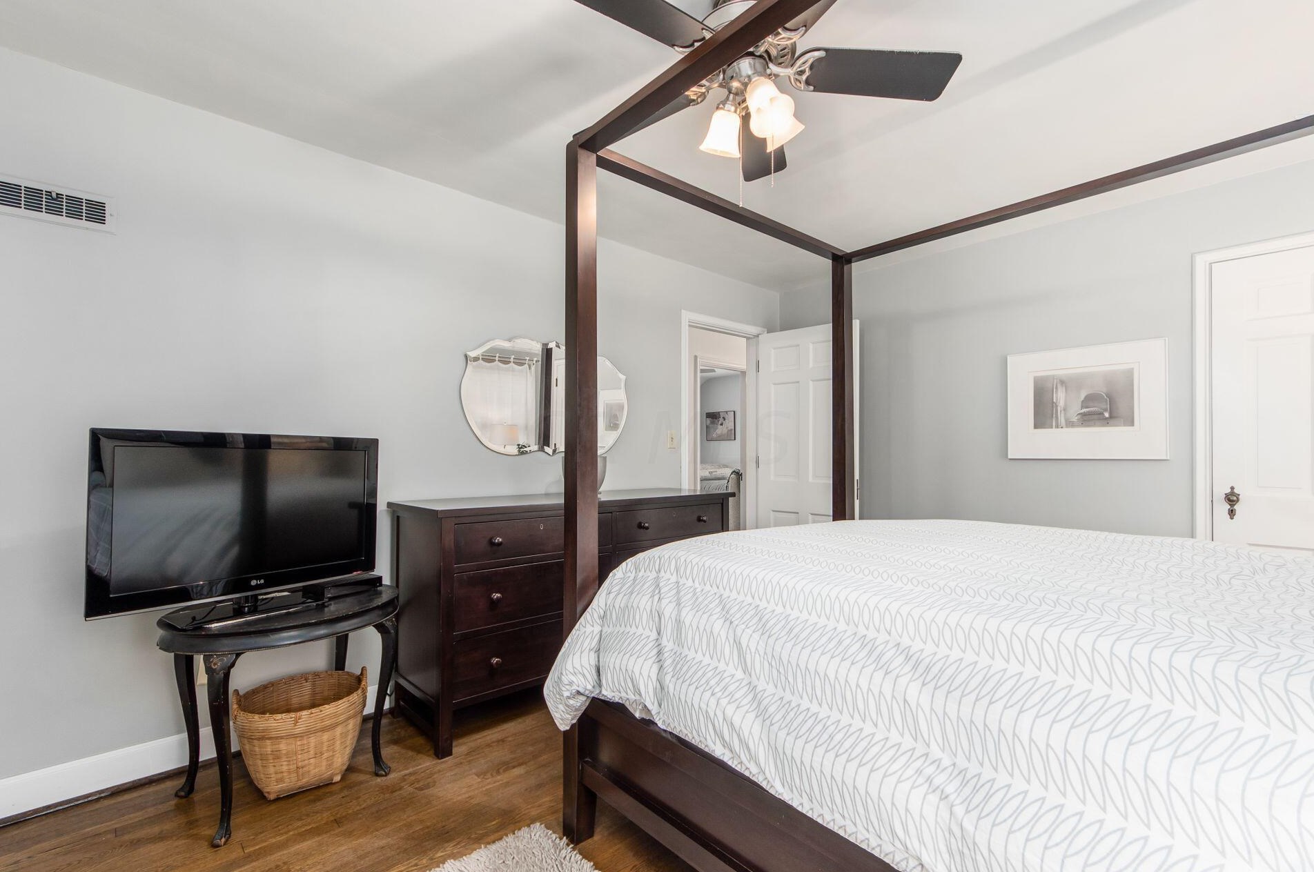 1740 Essex Rd, Columbus OH 43221-3845 exterior