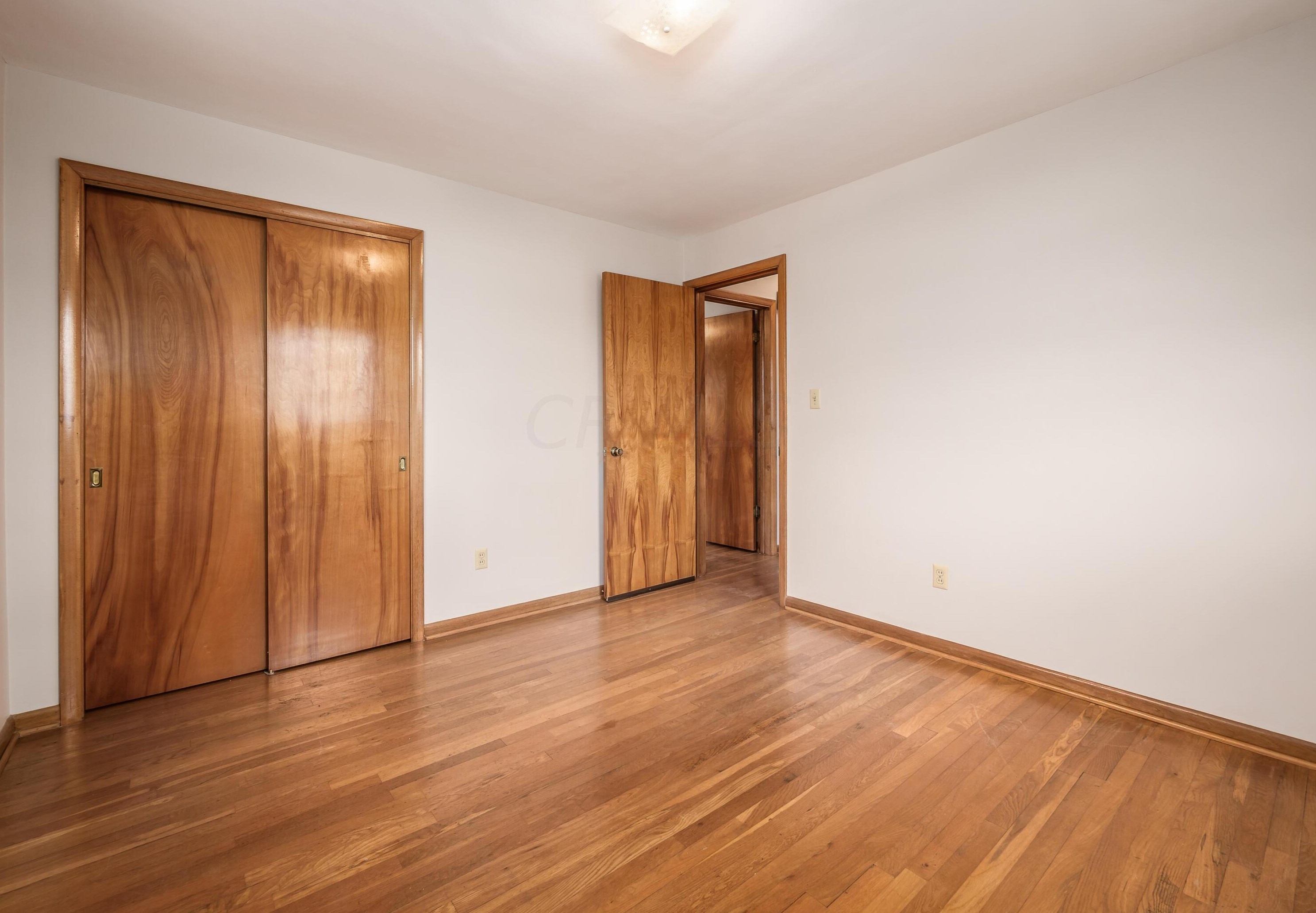 5033 Amesbury Way, Columbus OH 43228-1242 exterior