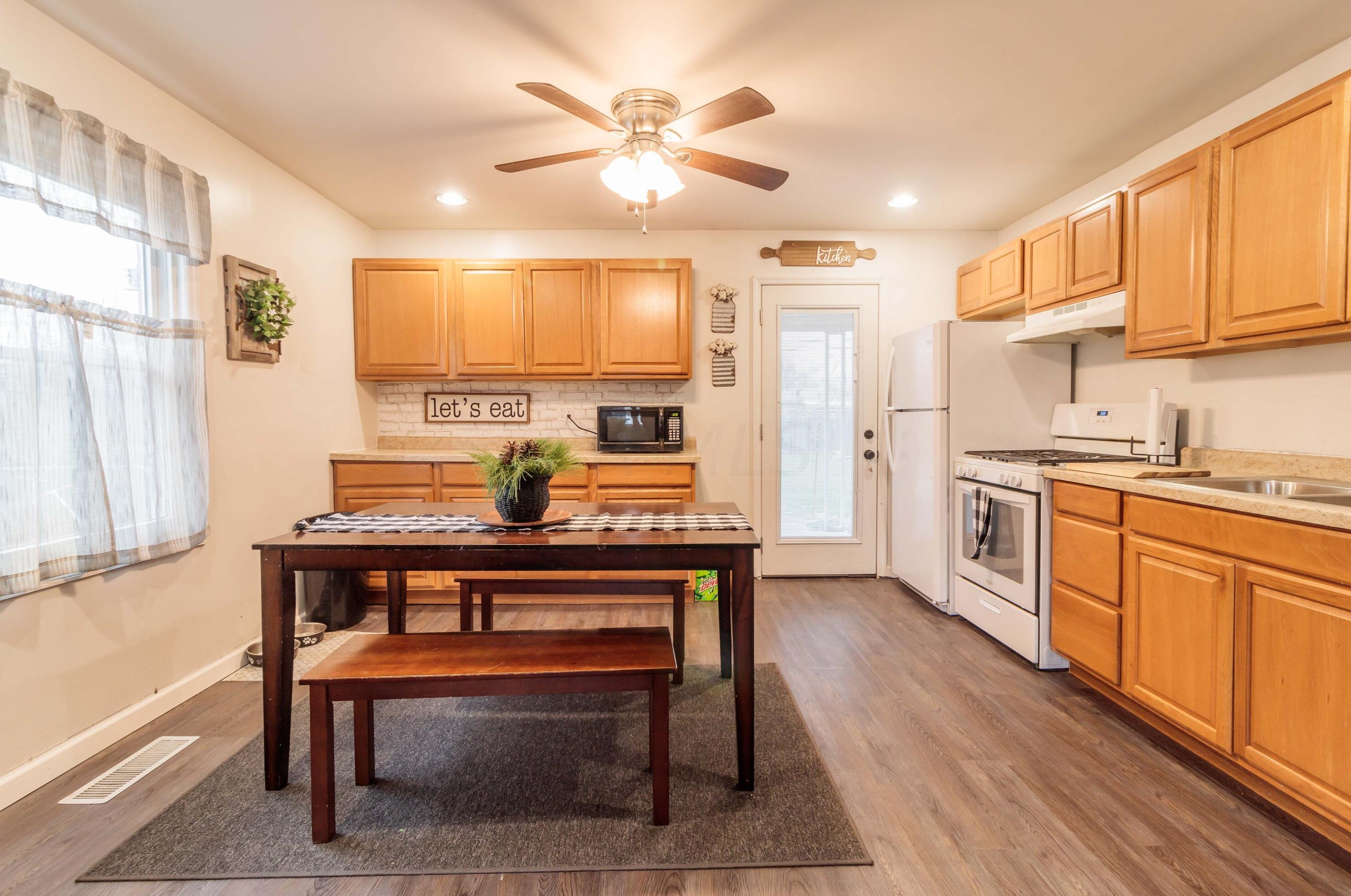 2831 Dolby Dr, Columbus OH 43207-3649 exterior