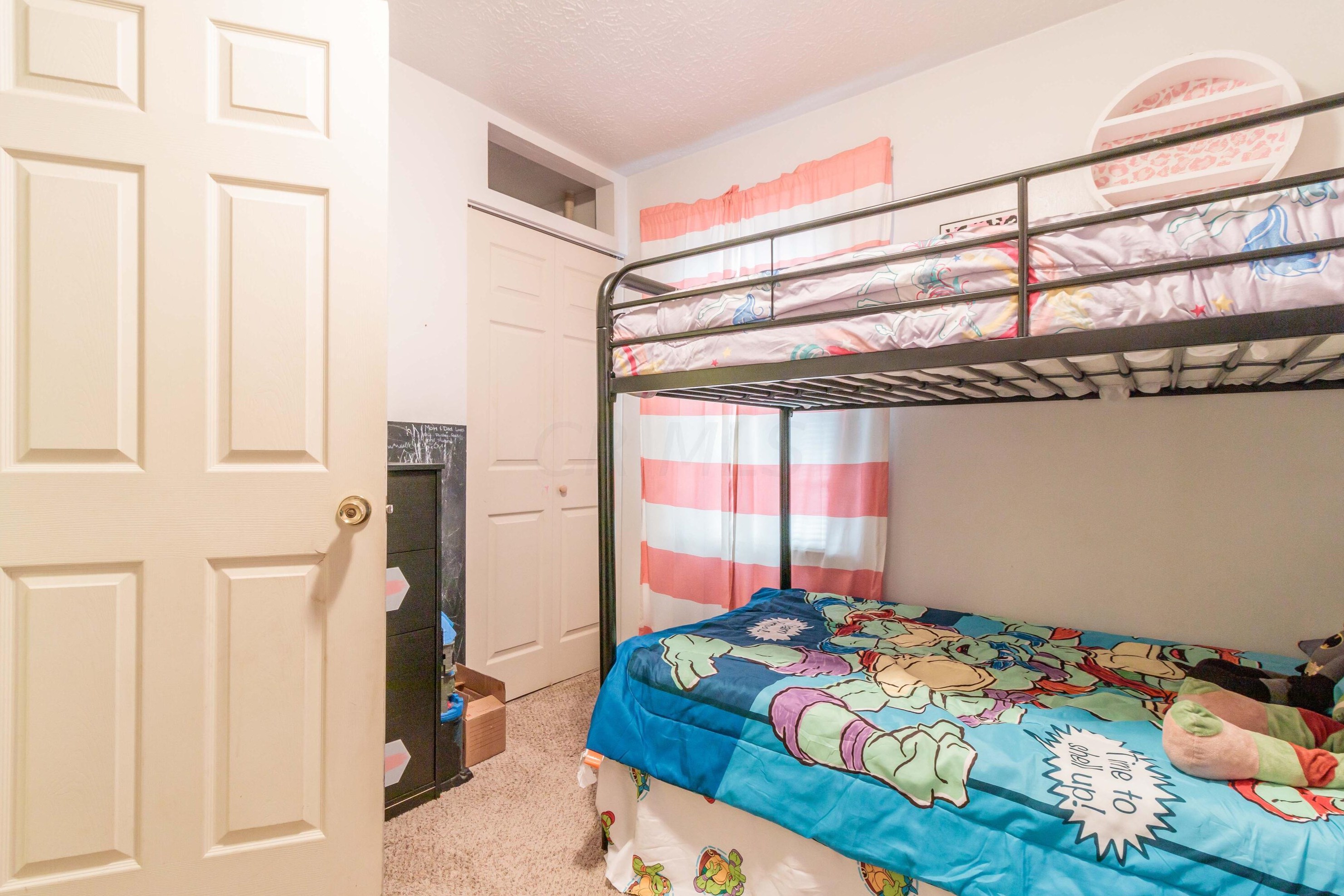 2831 Dolby Dr, Columbus OH 43207-3649 exterior