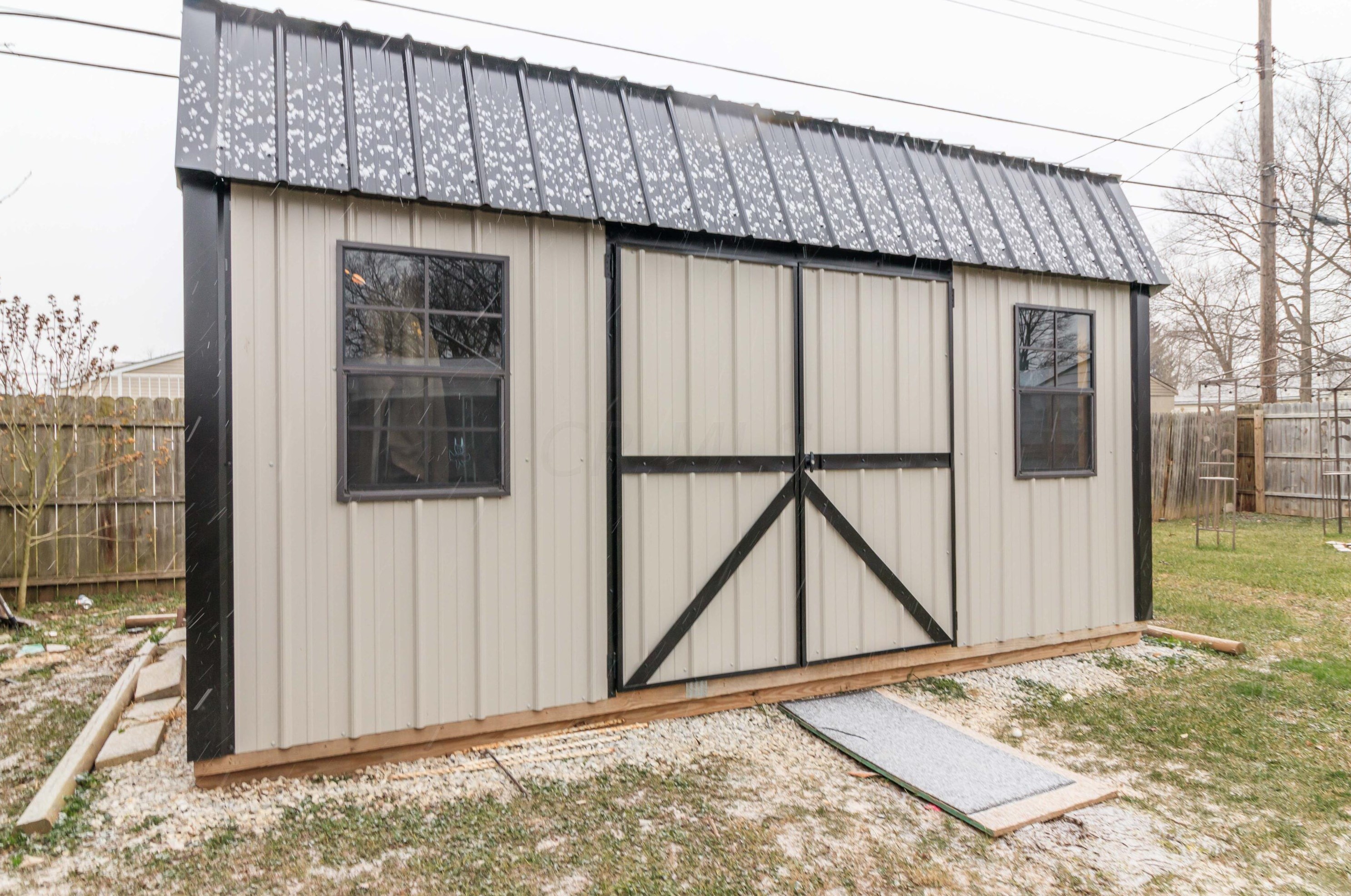 2831 Dolby Dr, Columbus OH 43207-3649 exterior