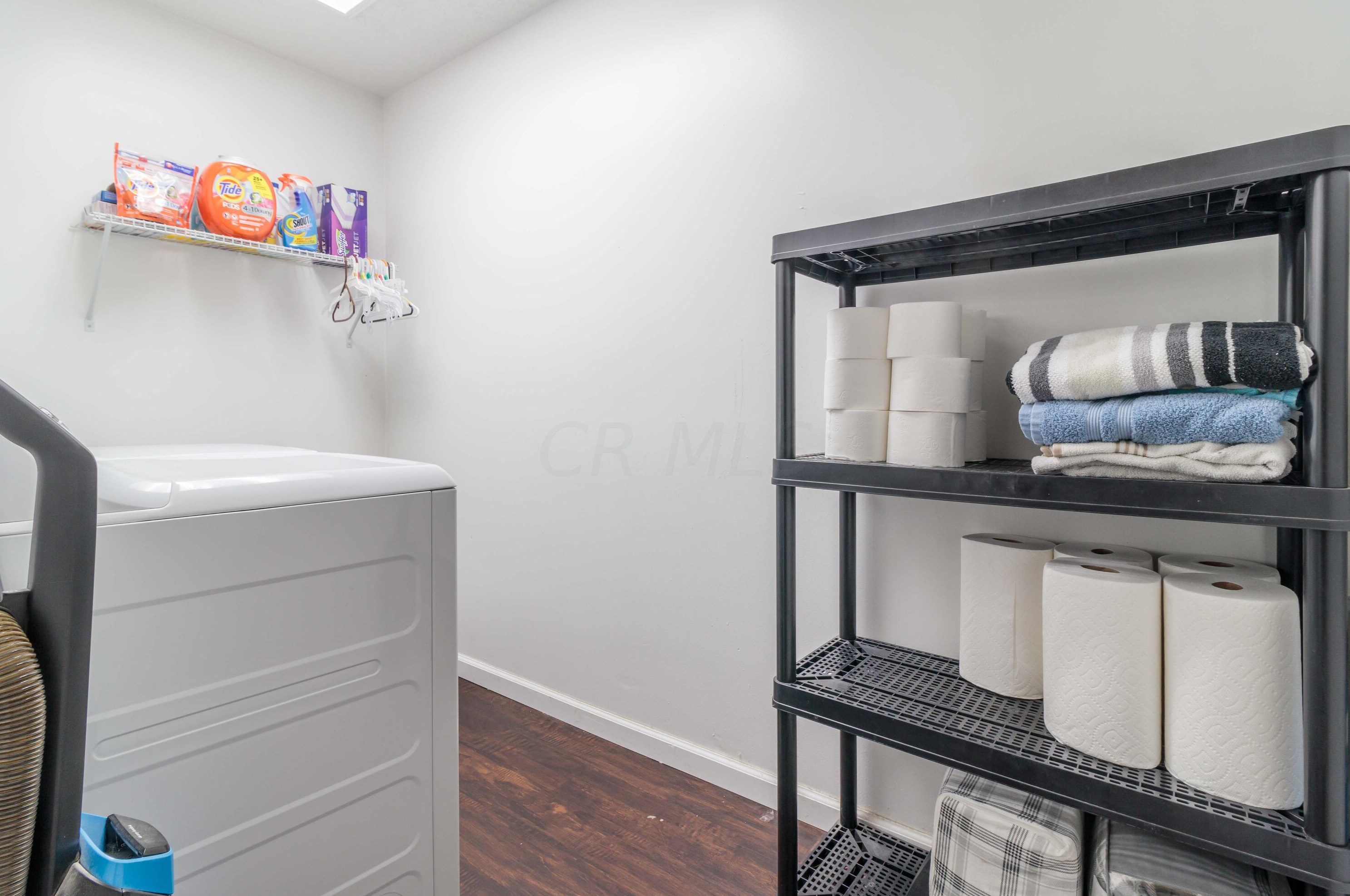 2831 Dolby Dr, Columbus OH 43207-3649 exterior