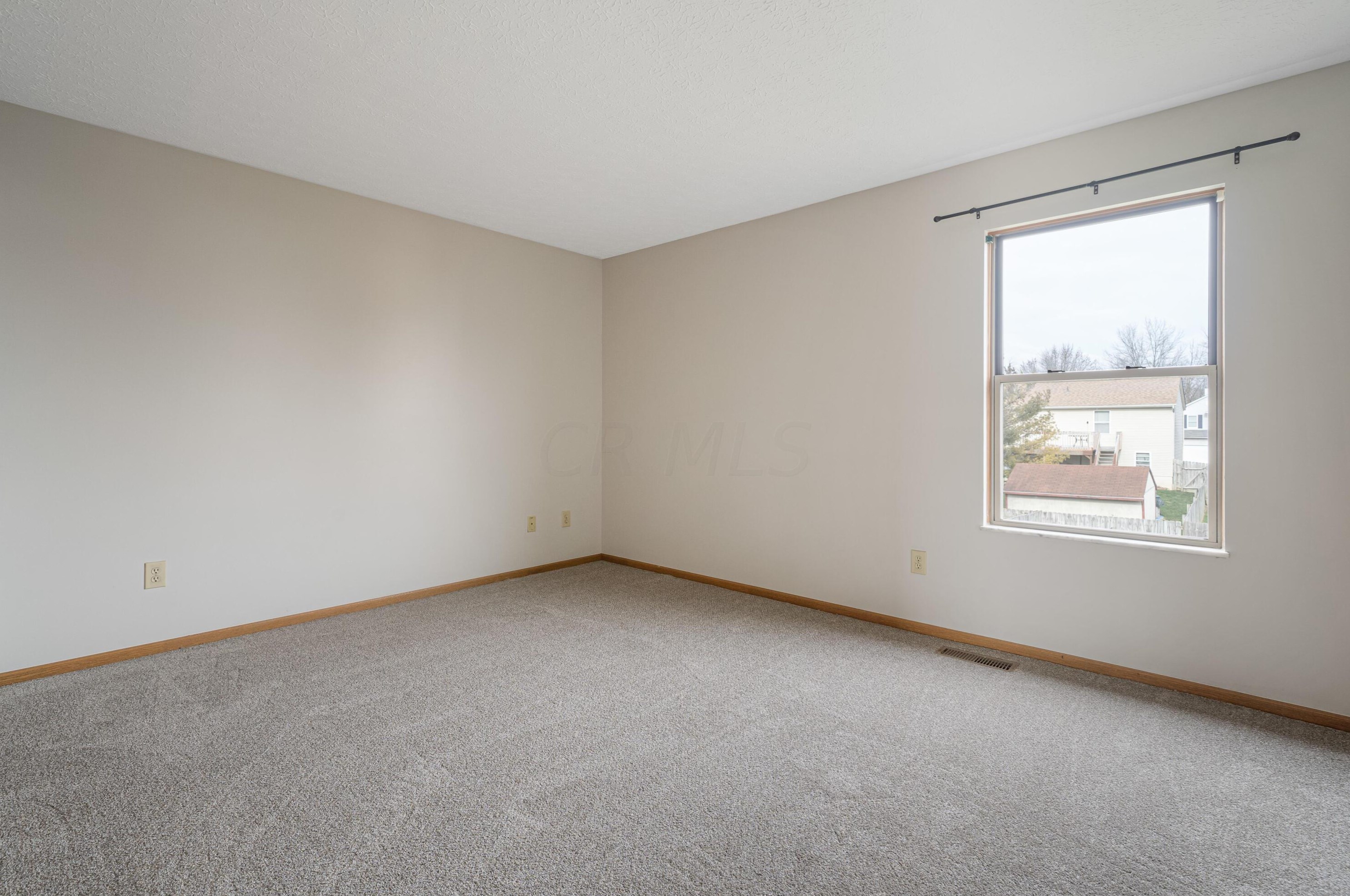 1124 Rendezvous Ln, Columbus OH 43207-7208 exterior