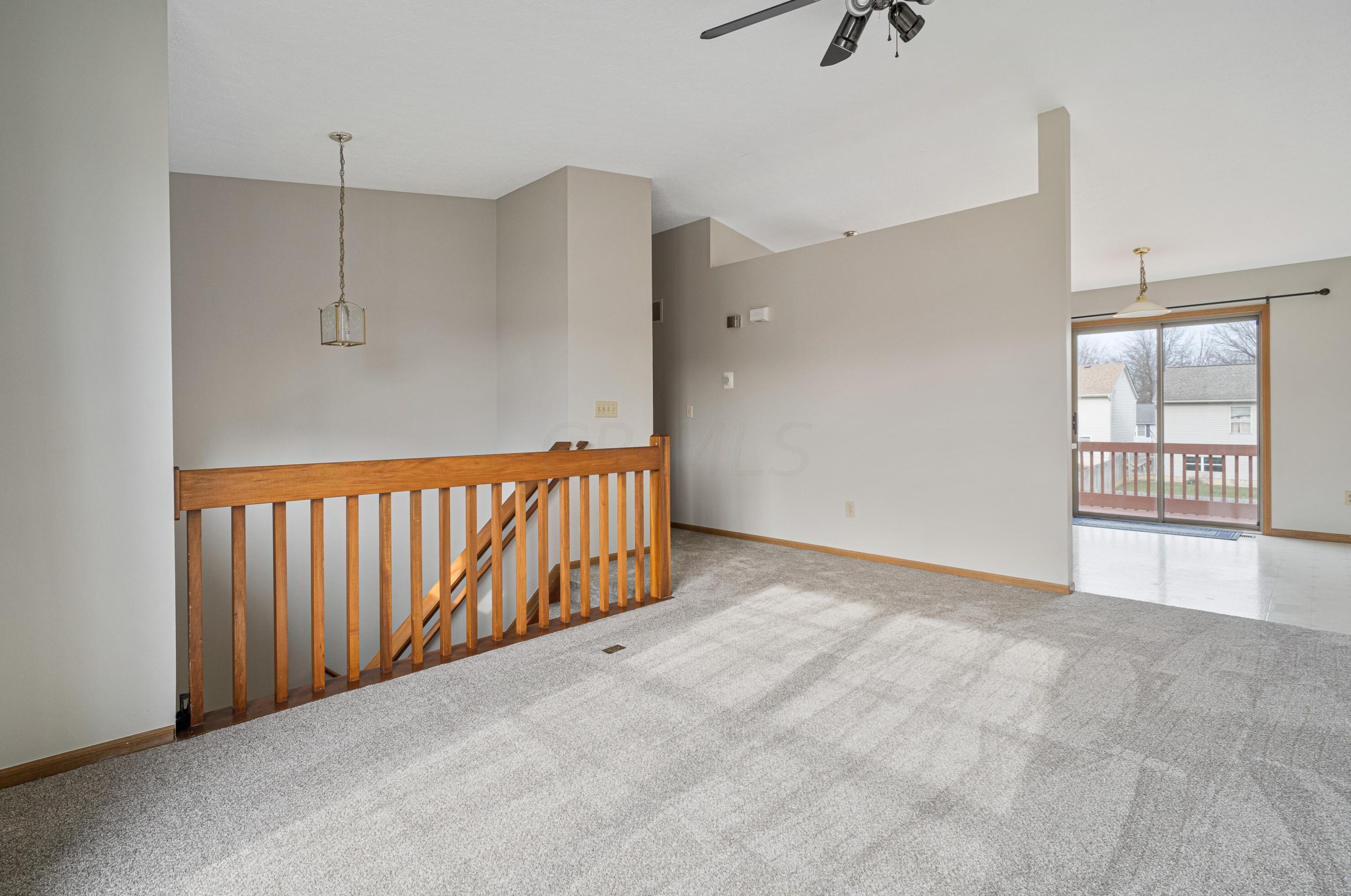 1124 Rendezvous Ln, Columbus OH 43207-7208 exterior