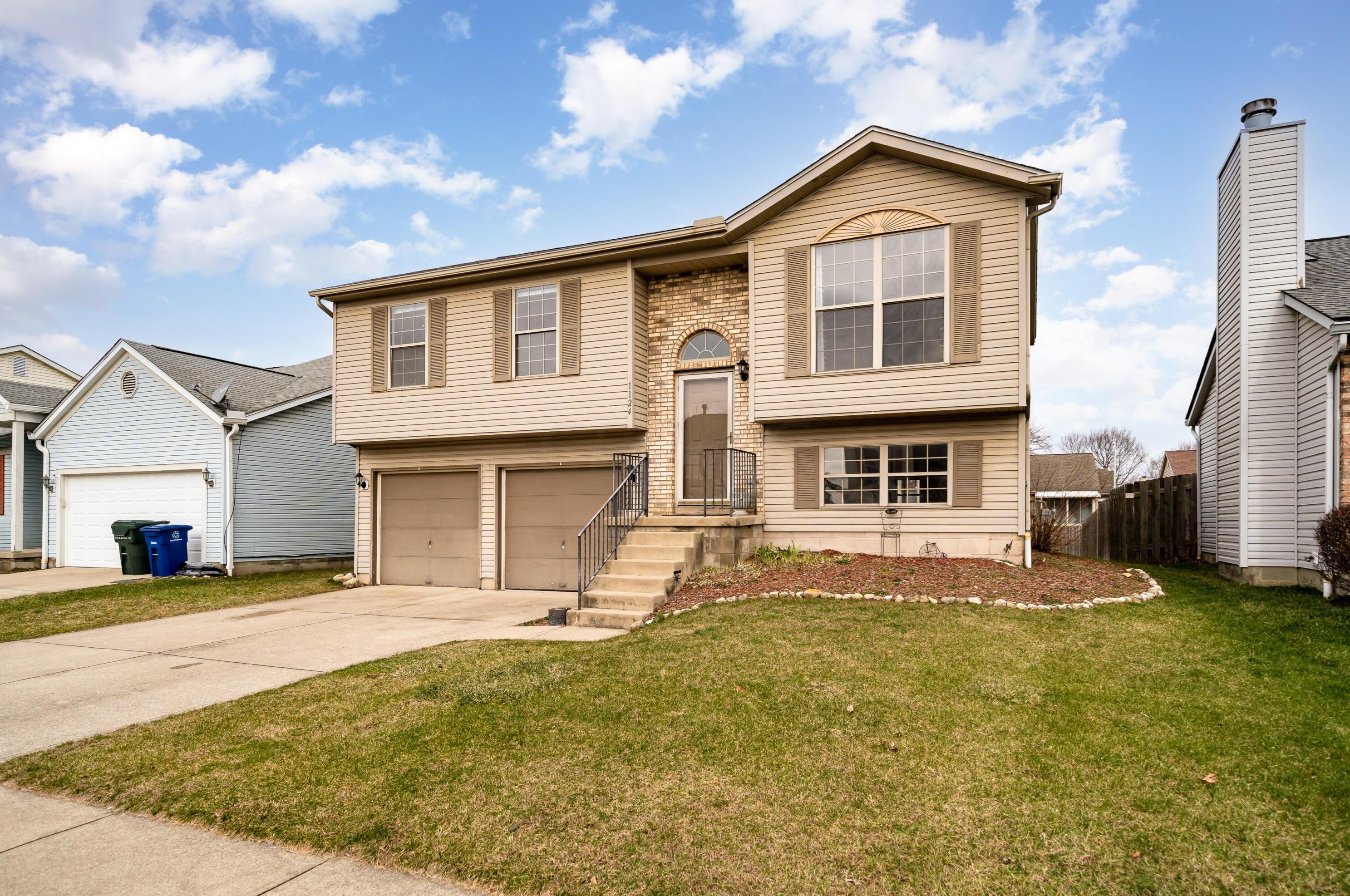 1124 Rendezvous Ln, Columbus, OH 43207-7206