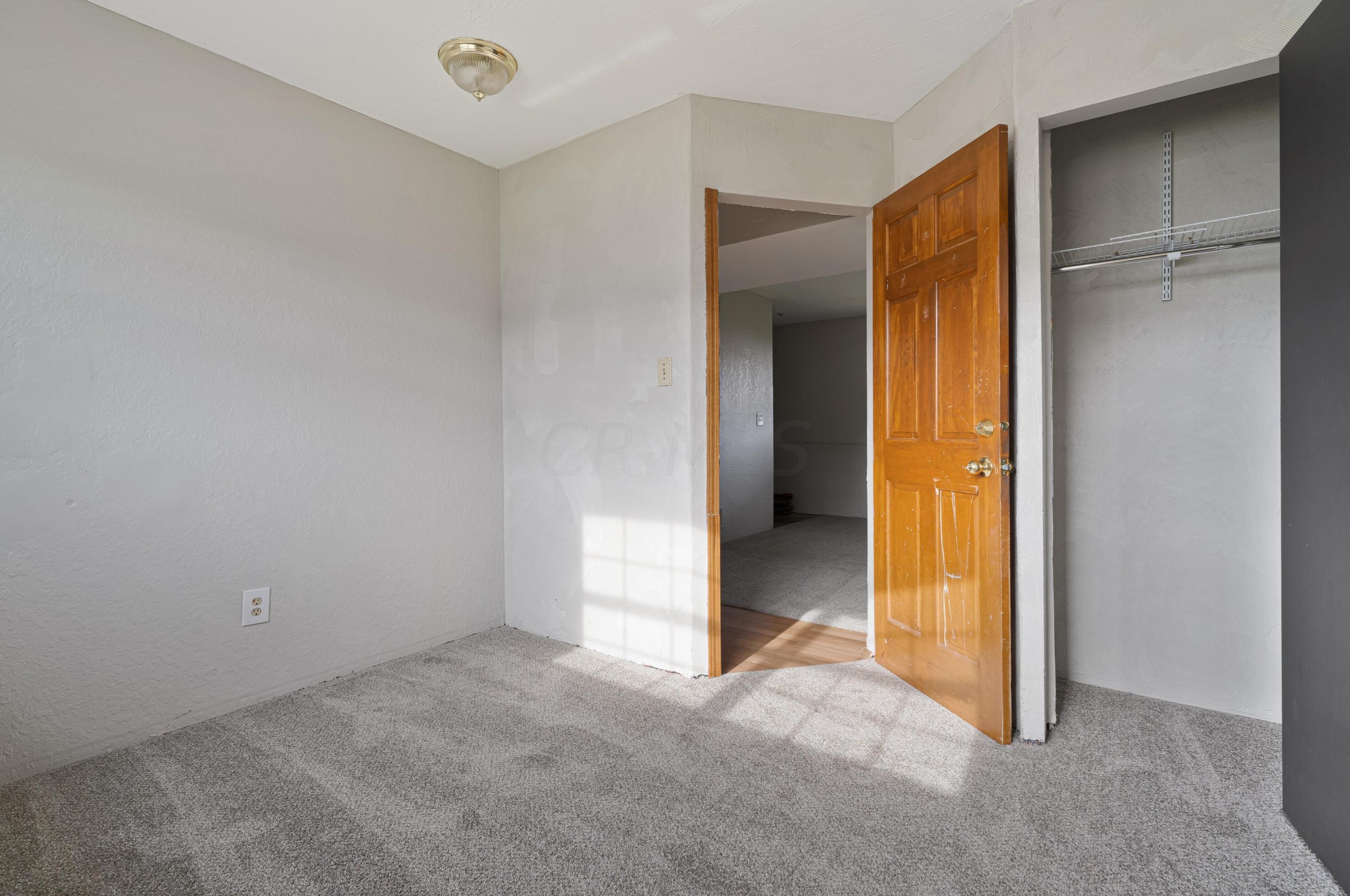 1124 Rendezvous Ln, Columbus OH 43207-7208 exterior