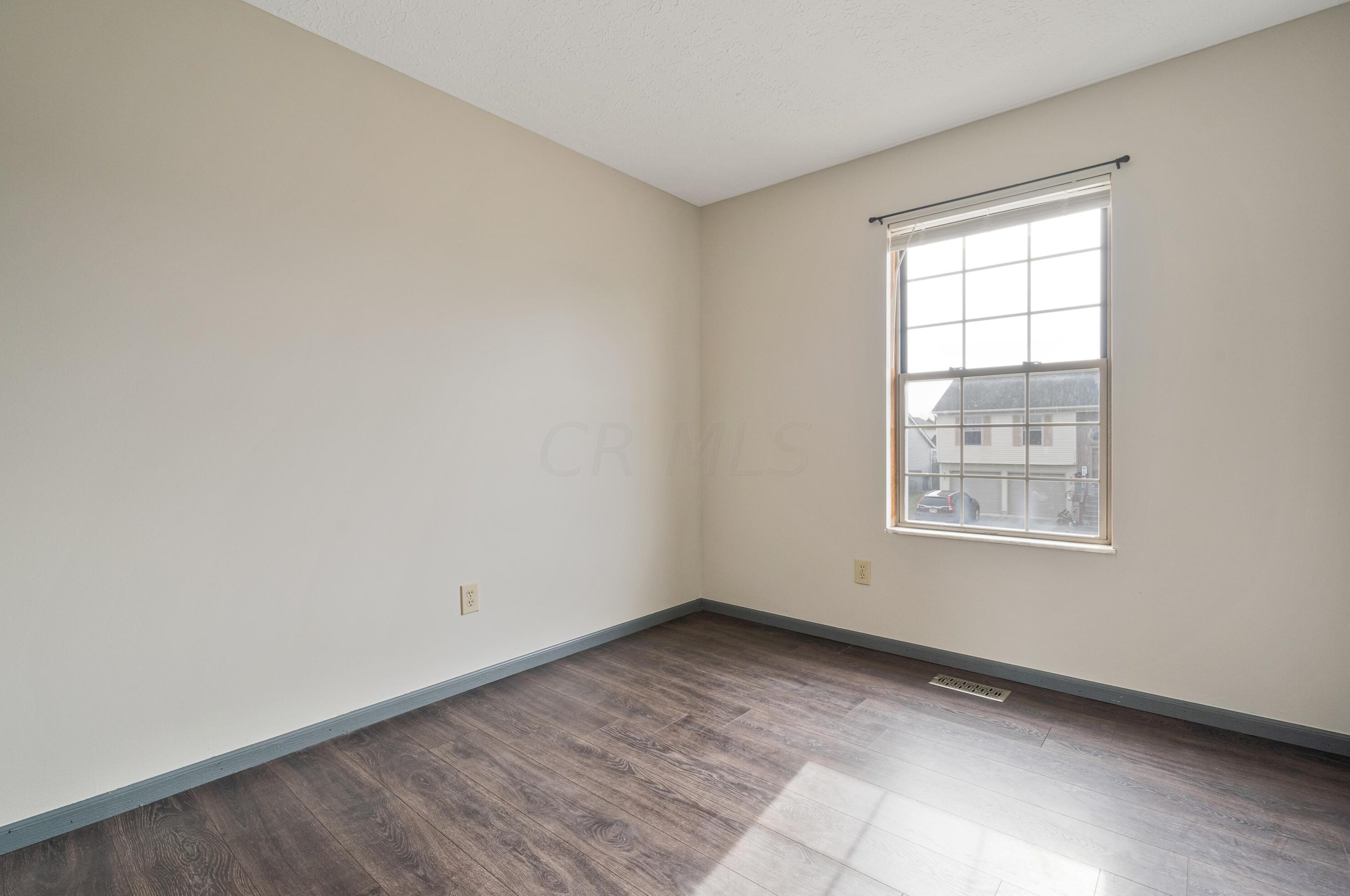 1124 Rendezvous Ln, Columbus OH 43207-7208 exterior