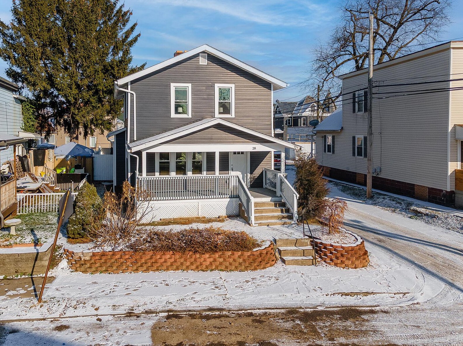 28 Markison Ave, Columbus, OH 43207-1833