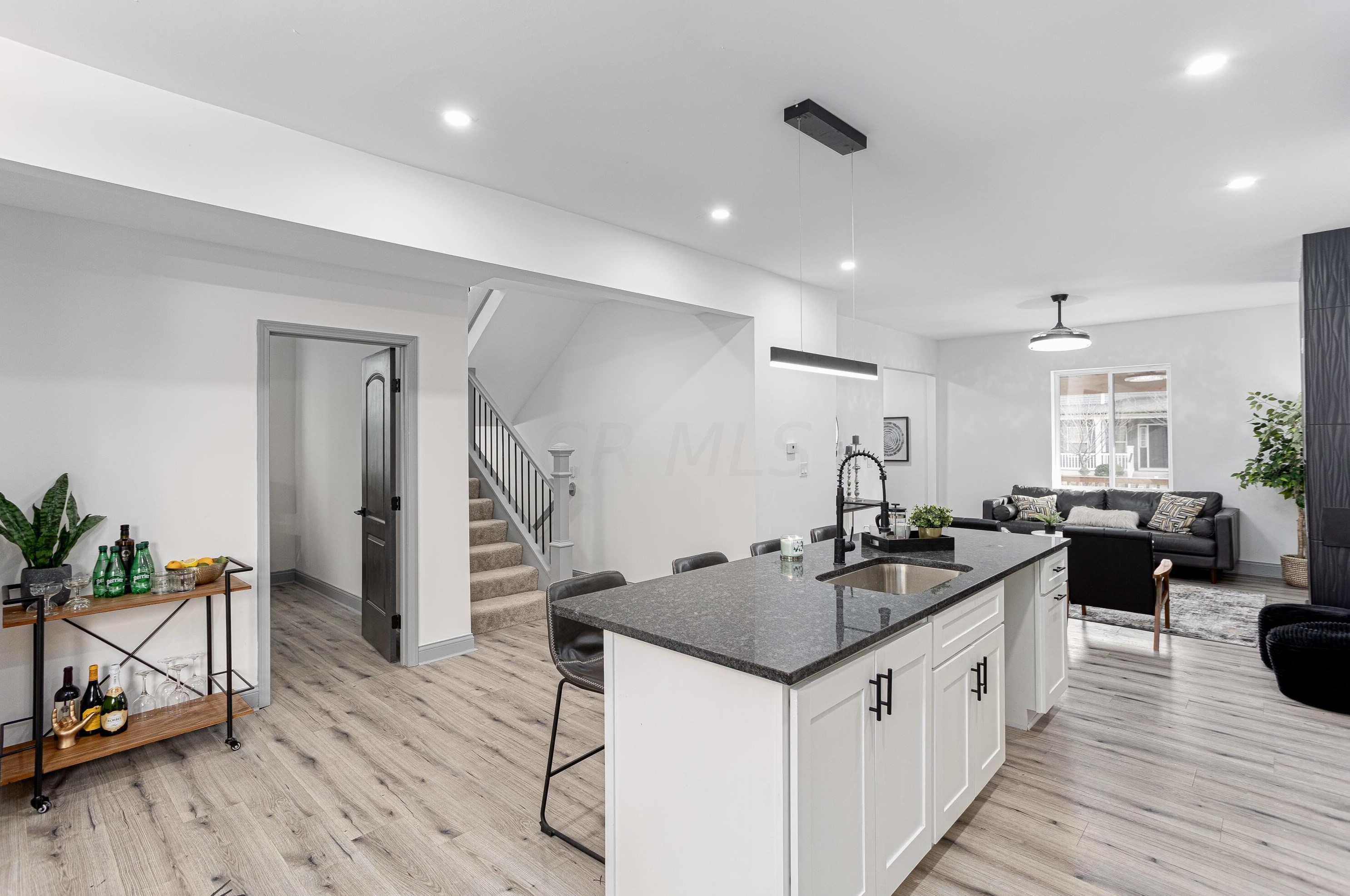 609 Gilbert St, Columbus OH  43205-2616 exterior