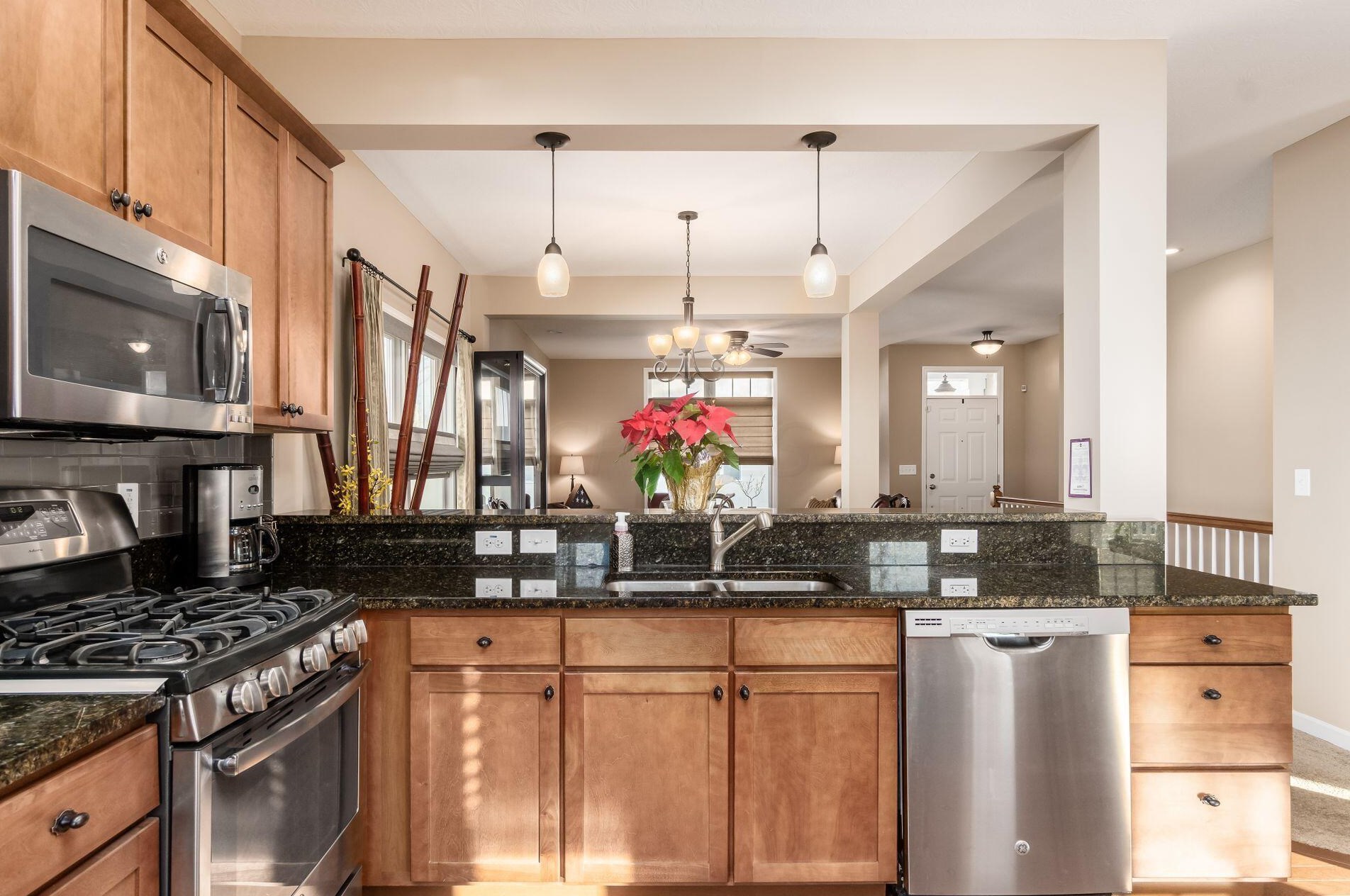 3977 Chelsea Brg Ln, Columbus OH 43230 exterior