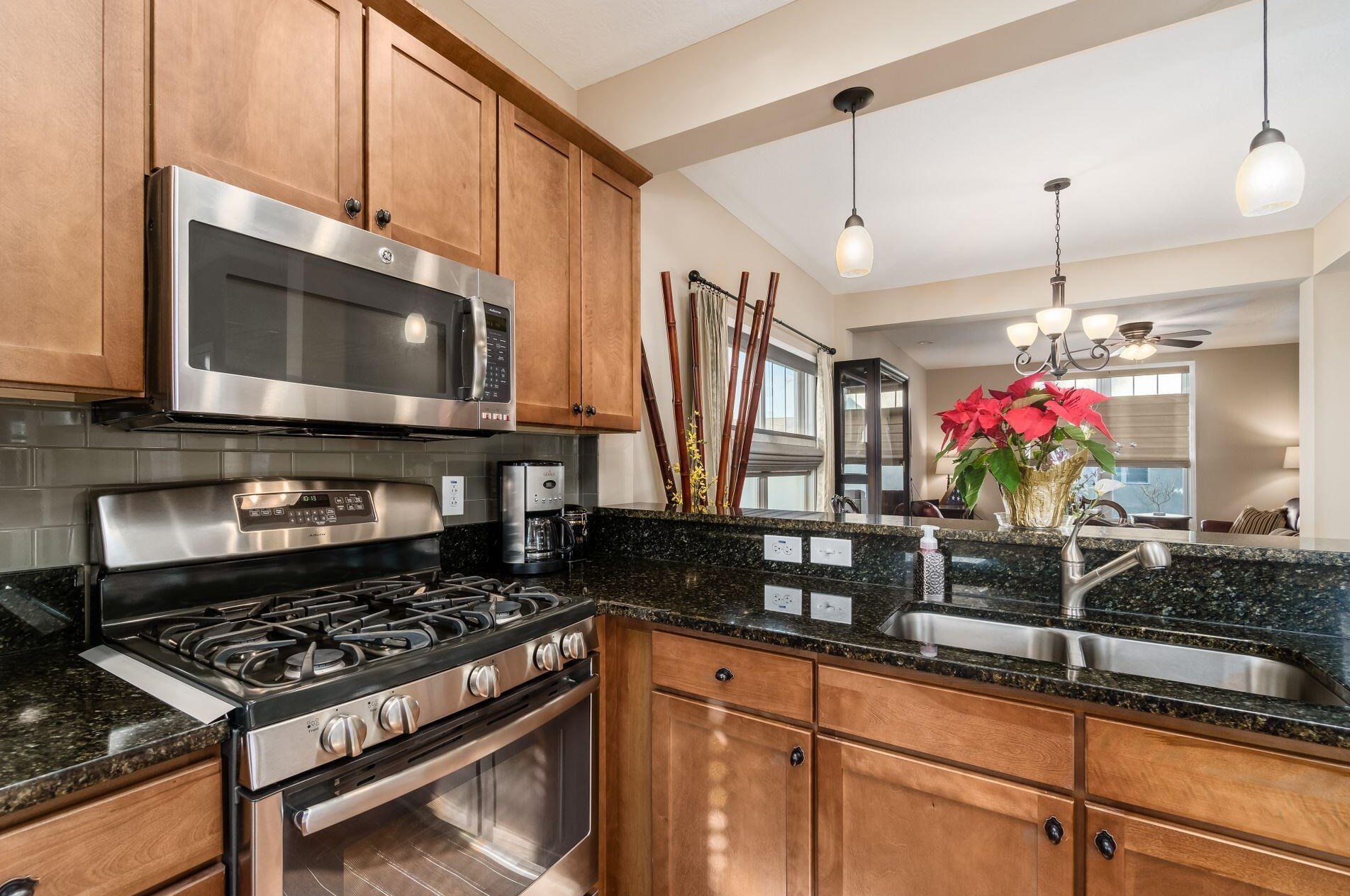 3977 Chelsea Brg Ln, Columbus OH 43230 exterior