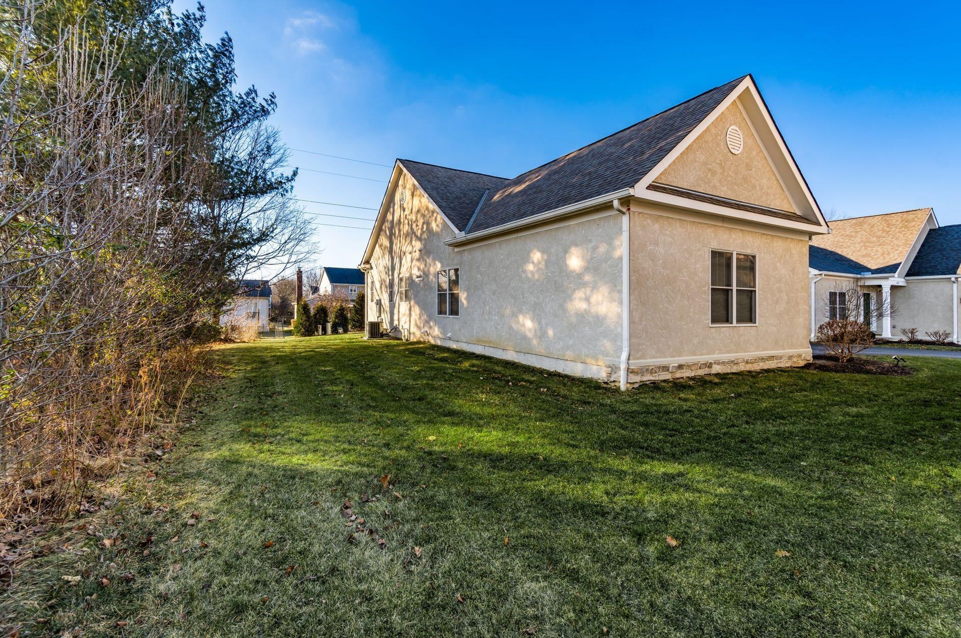 3977 Chelsea Brg Ln, Columbus OH 43230 exterior