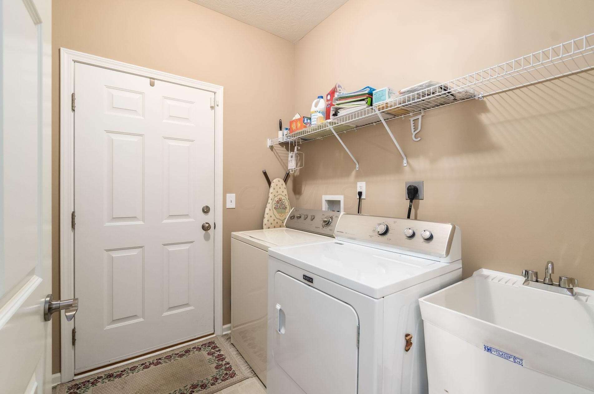 3977 Chelsea Brg Ln, Columbus OH 43230 exterior