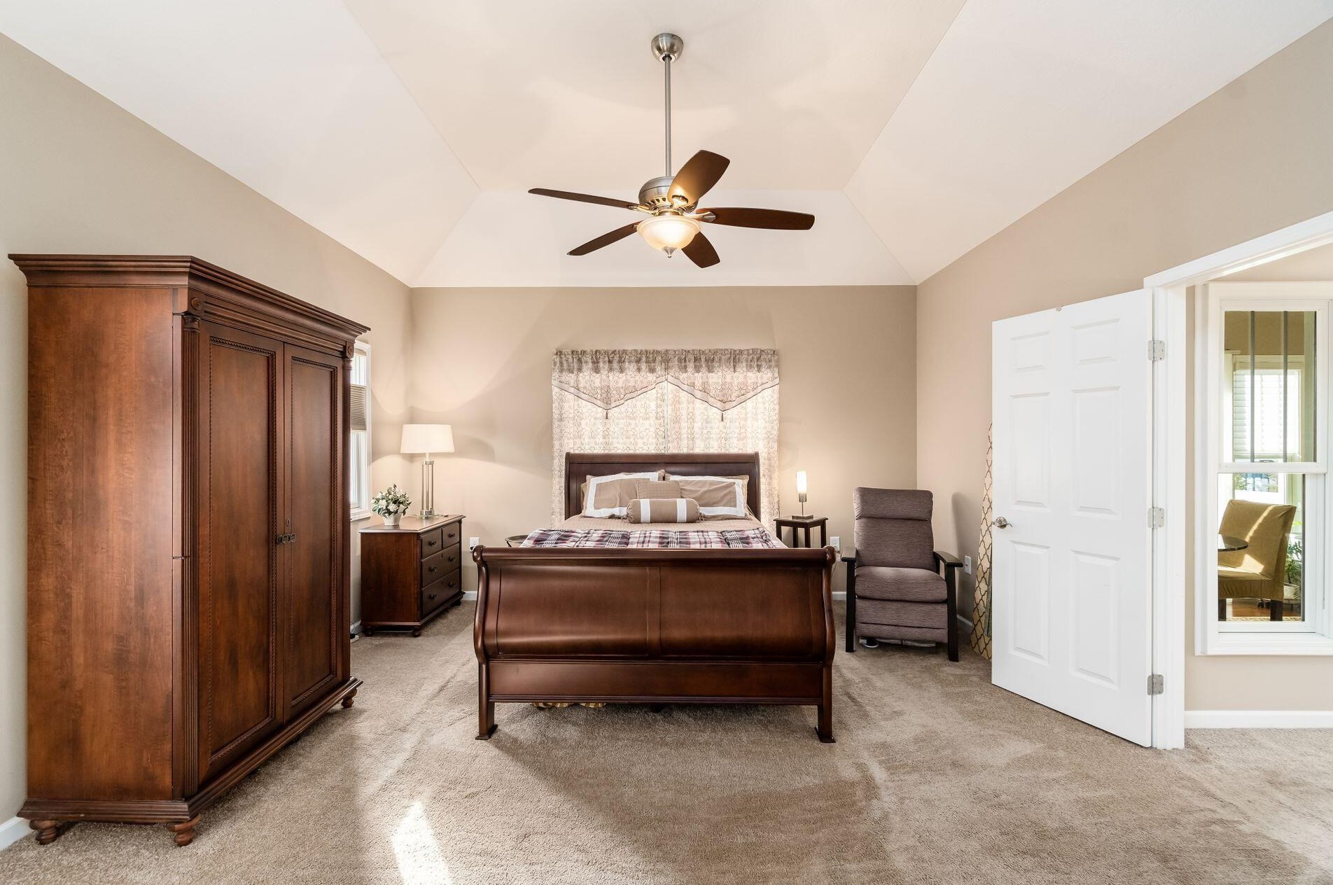 3977 Chelsea Brg Ln, Columbus OH 43230 exterior