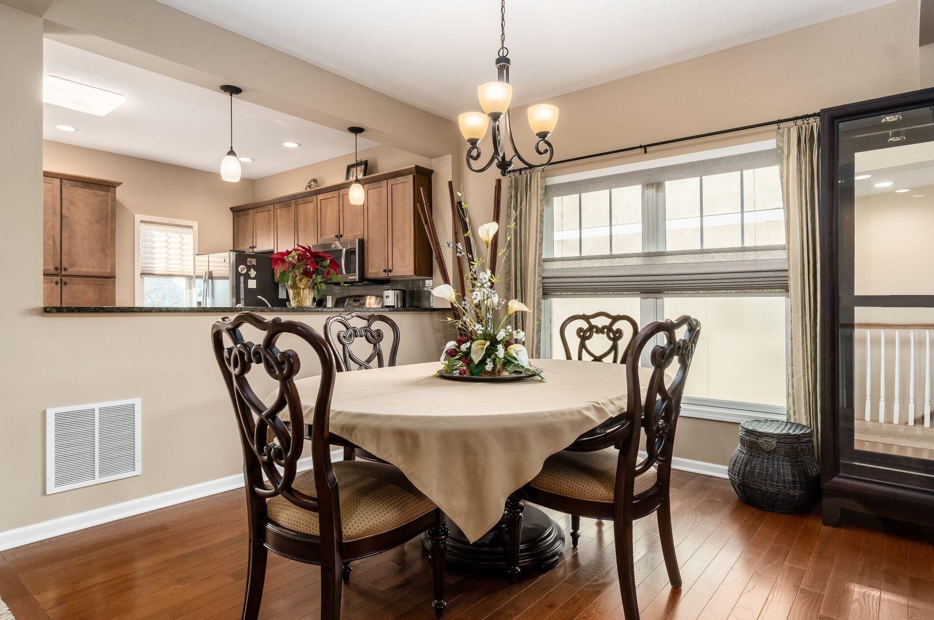 3977 Chelsea Brg Ln, Columbus OH 43230 exterior