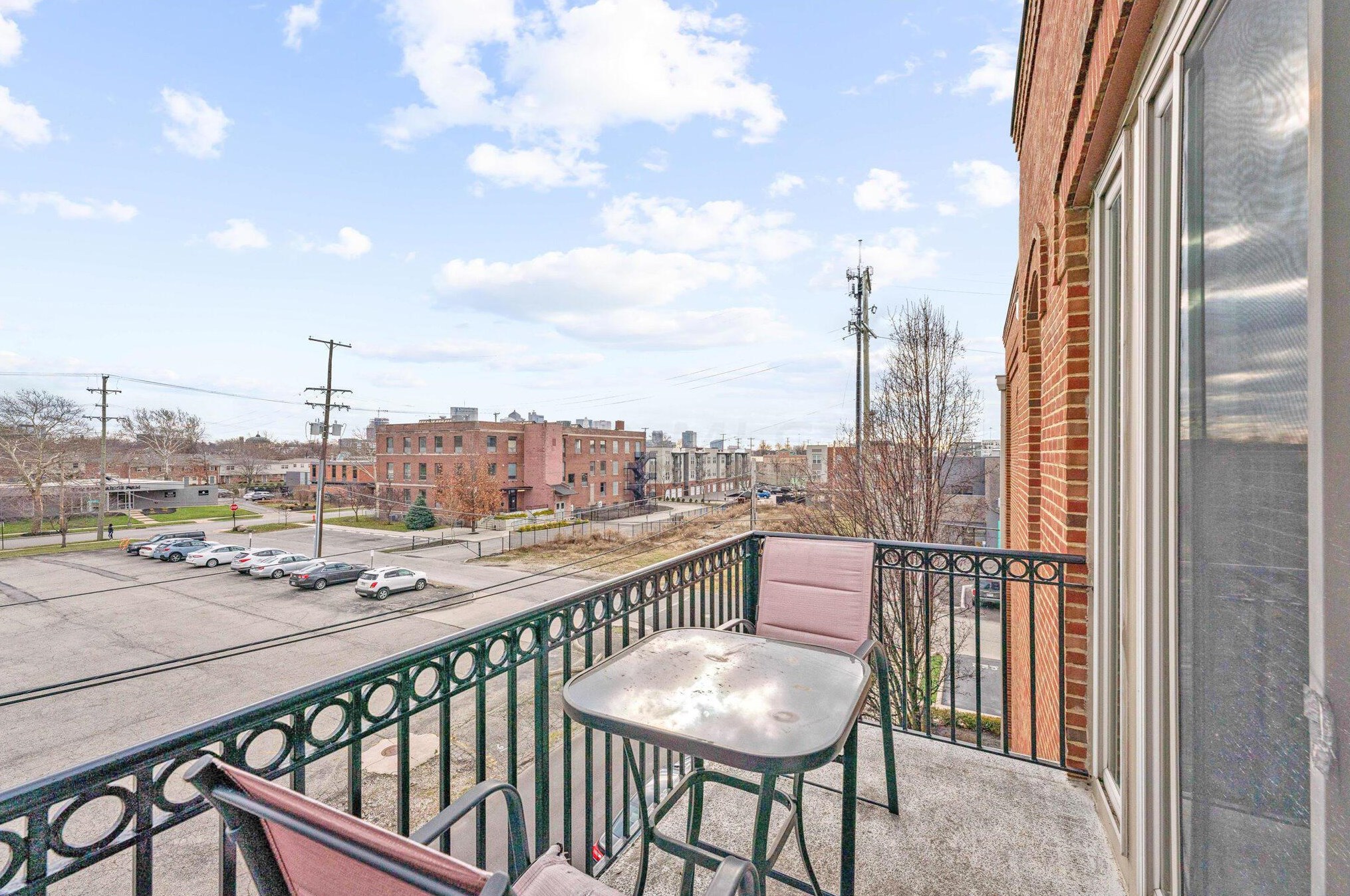 925 Ingleside Ave, Columbus OH  43215-1846 exterior