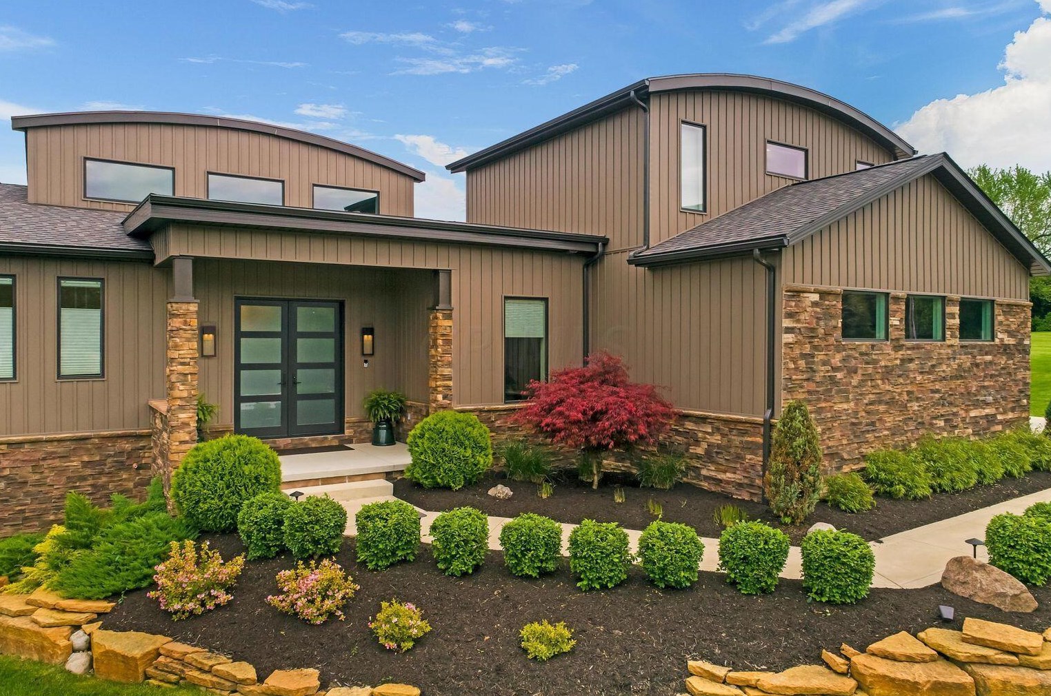 17311 Gambier Rd, Mount Vernon, OH 43050