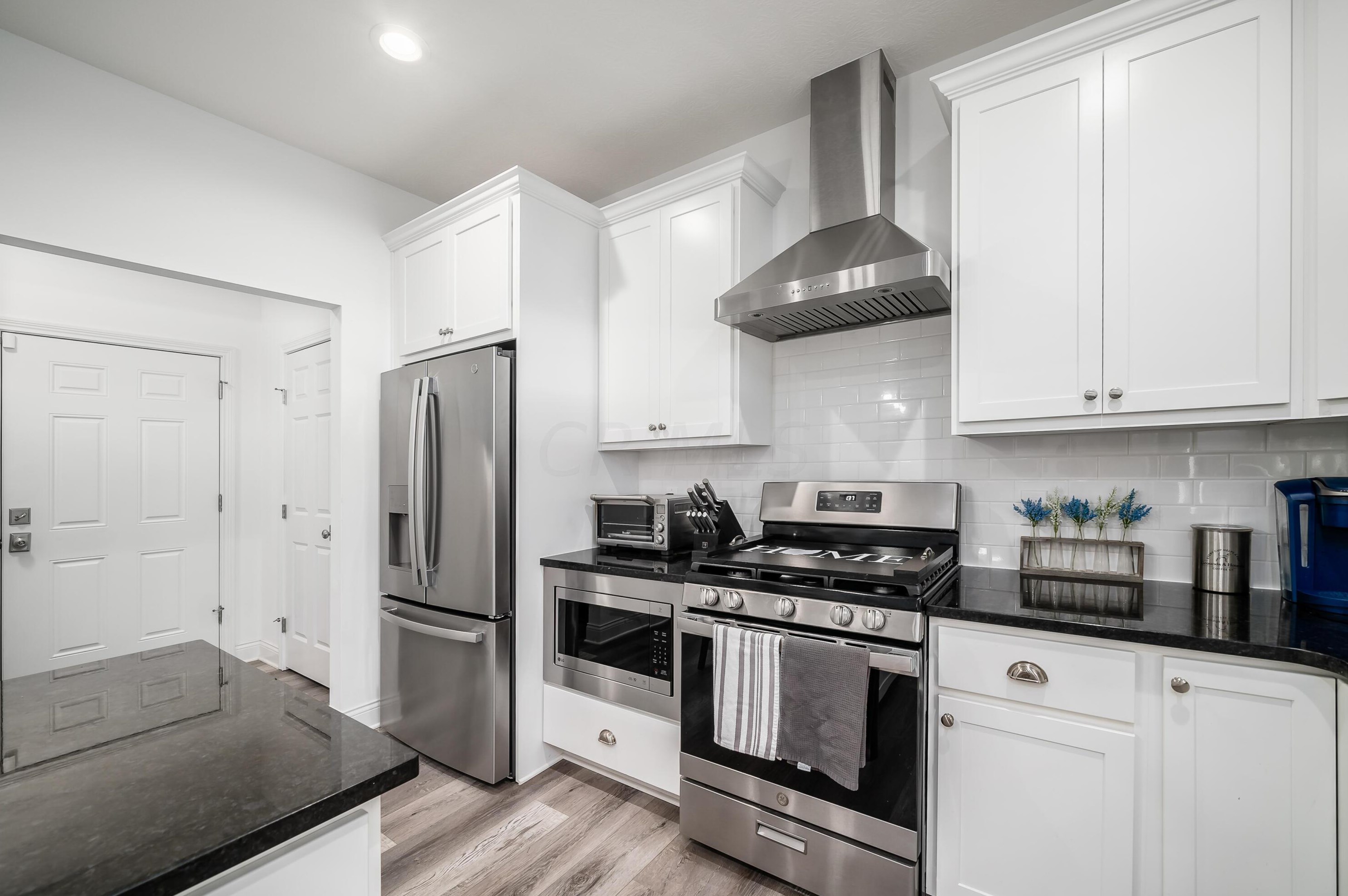 3766 Earl Ave, Columbus OH 43219-3620 exterior