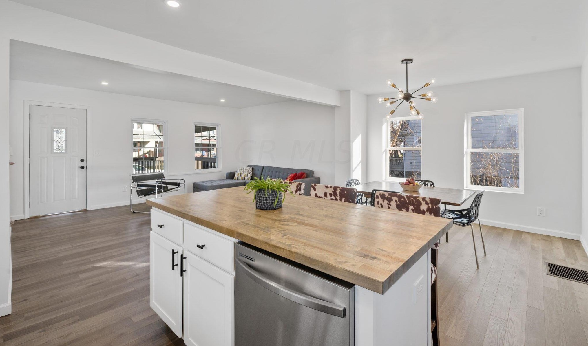 1521 Maynard Ave, Columbus OH 43202-2941 exterior