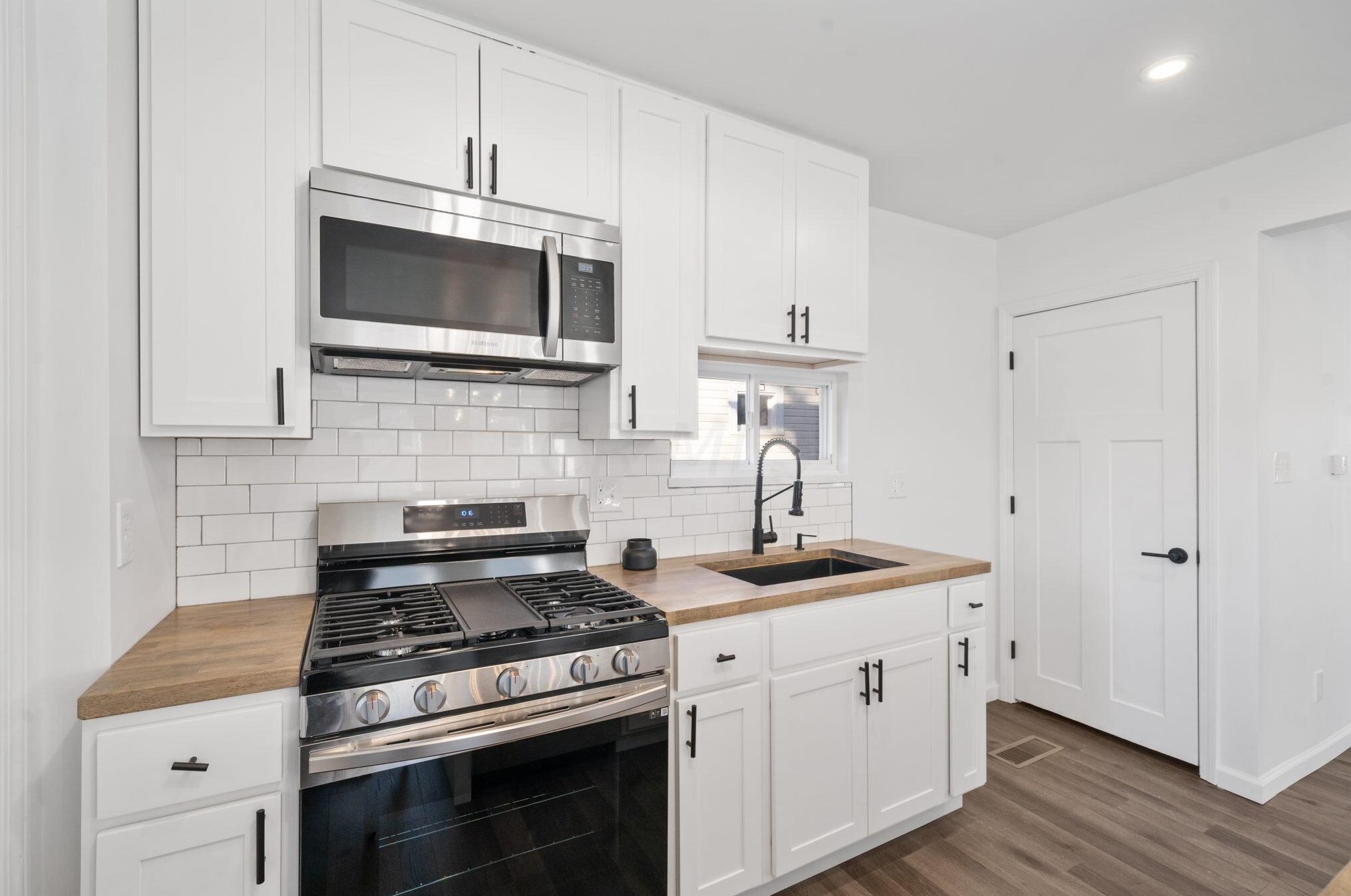 1521 Maynard Ave, Columbus OH 43202-2941 exterior