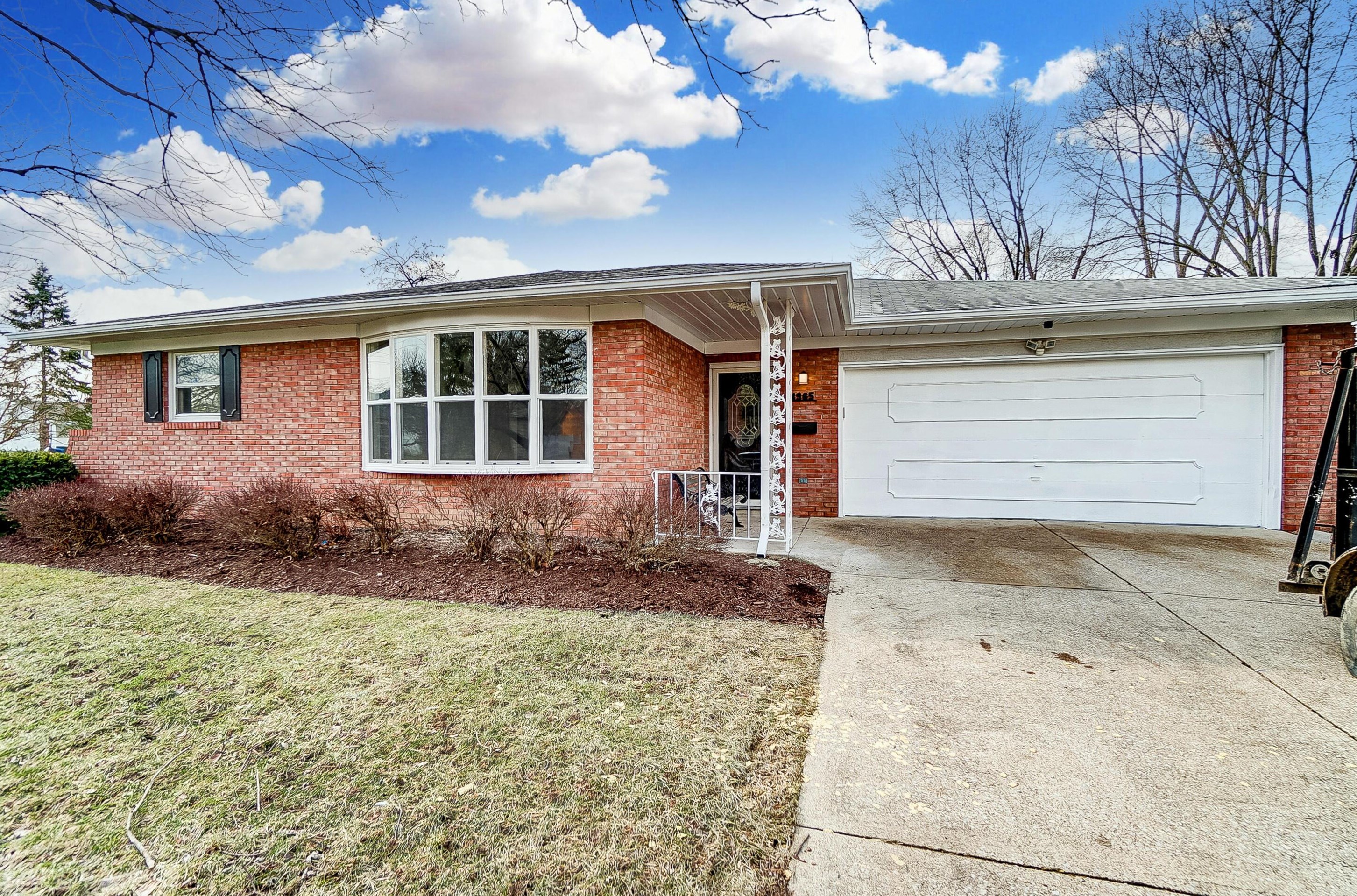 4965 Shadycrest Rd, Columbus, OH 43229-5231