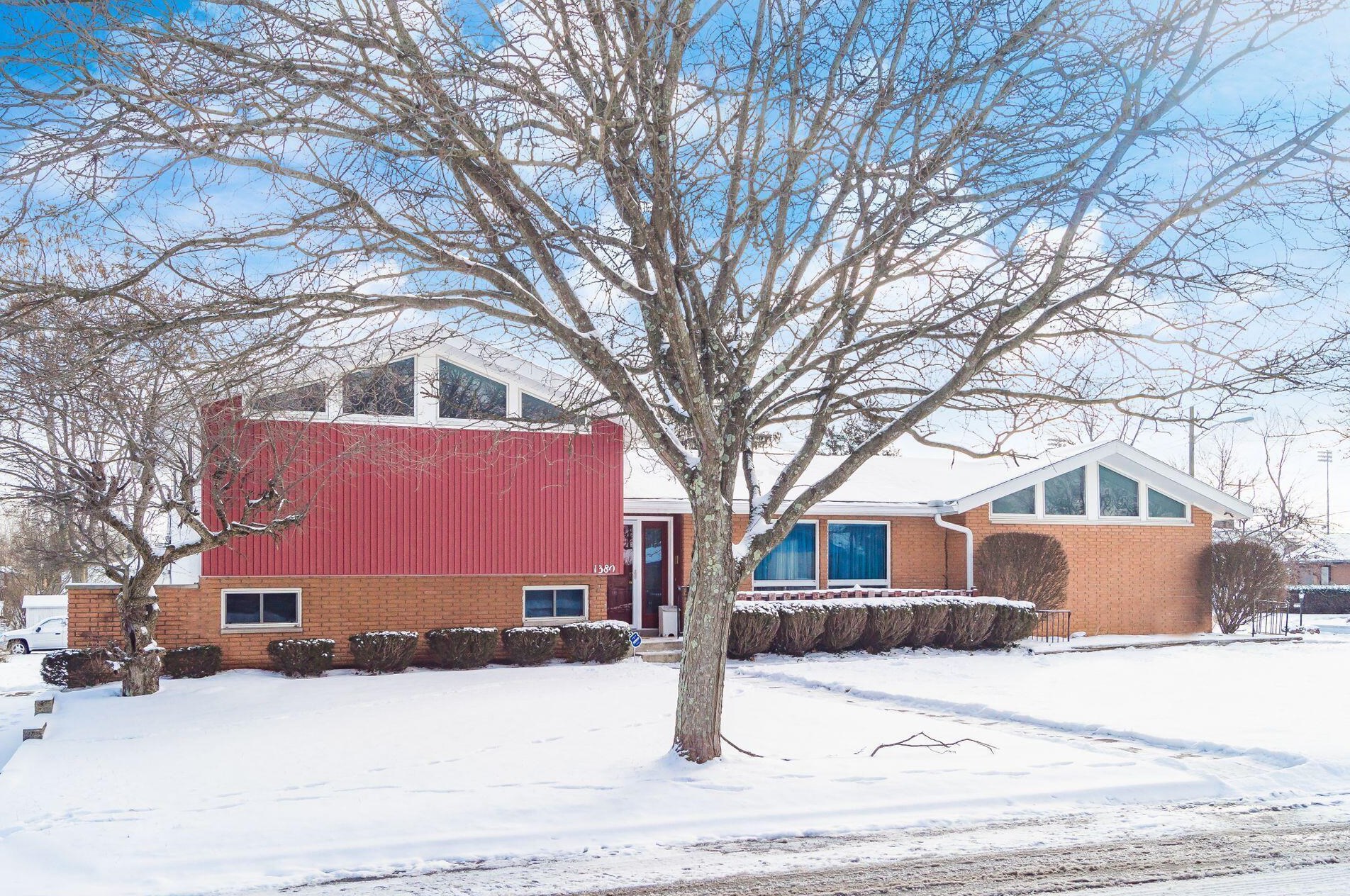 1380 Gardendale Dr, Columbus, OH 43219-2005