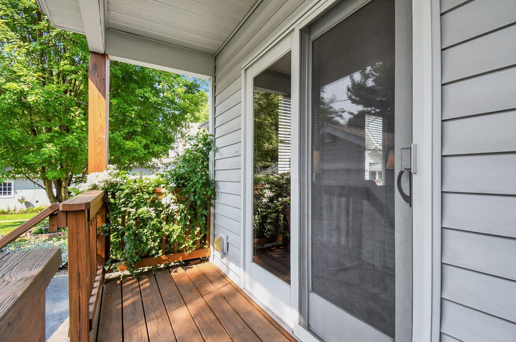 519 Milford Ave, Columbus OH 43202-1311 exterior