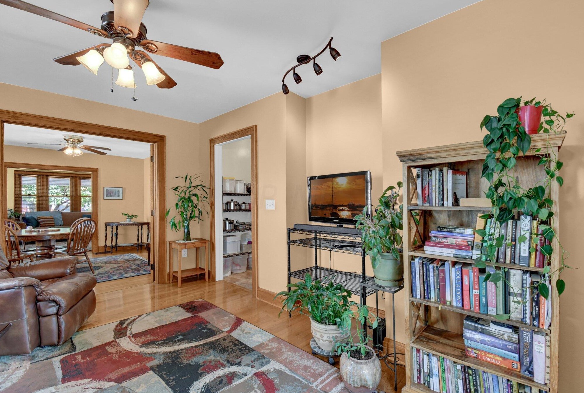 519 Milford Ave, Columbus OH 43202-1311 exterior