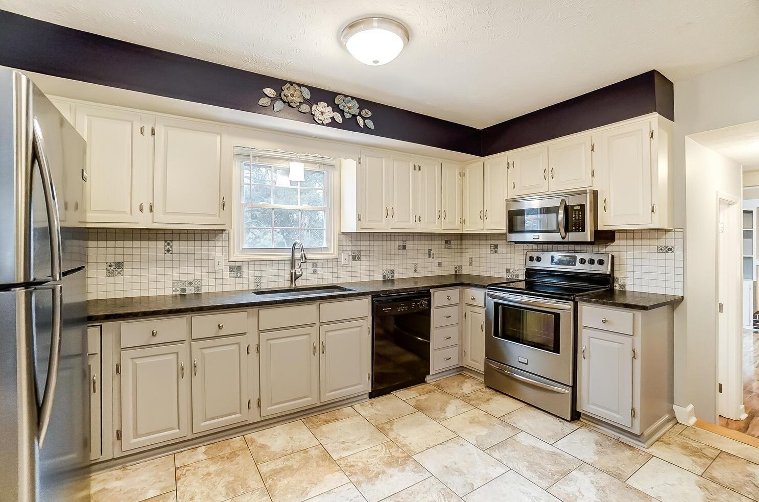 1787 Hillandale Ave, Columbus OH 43229-1442 exterior