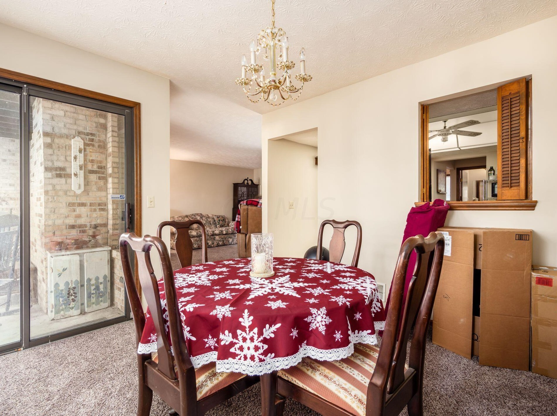 4546 Arlingate Dr, Columbus OH 43220-3068 exterior