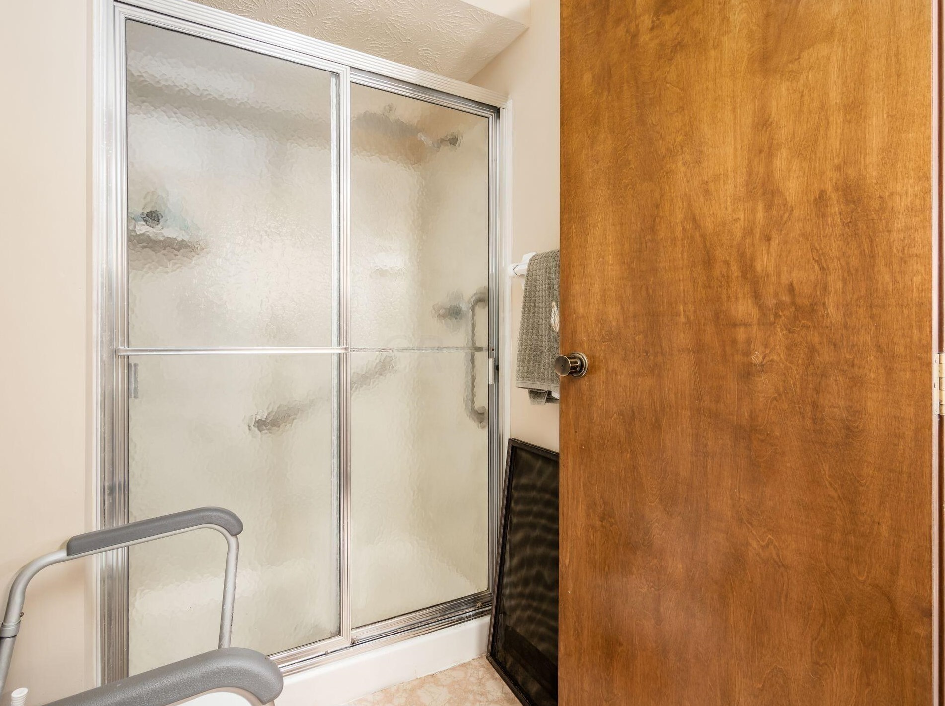 4546 Arlingate Dr, Columbus OH 43220-3068 exterior