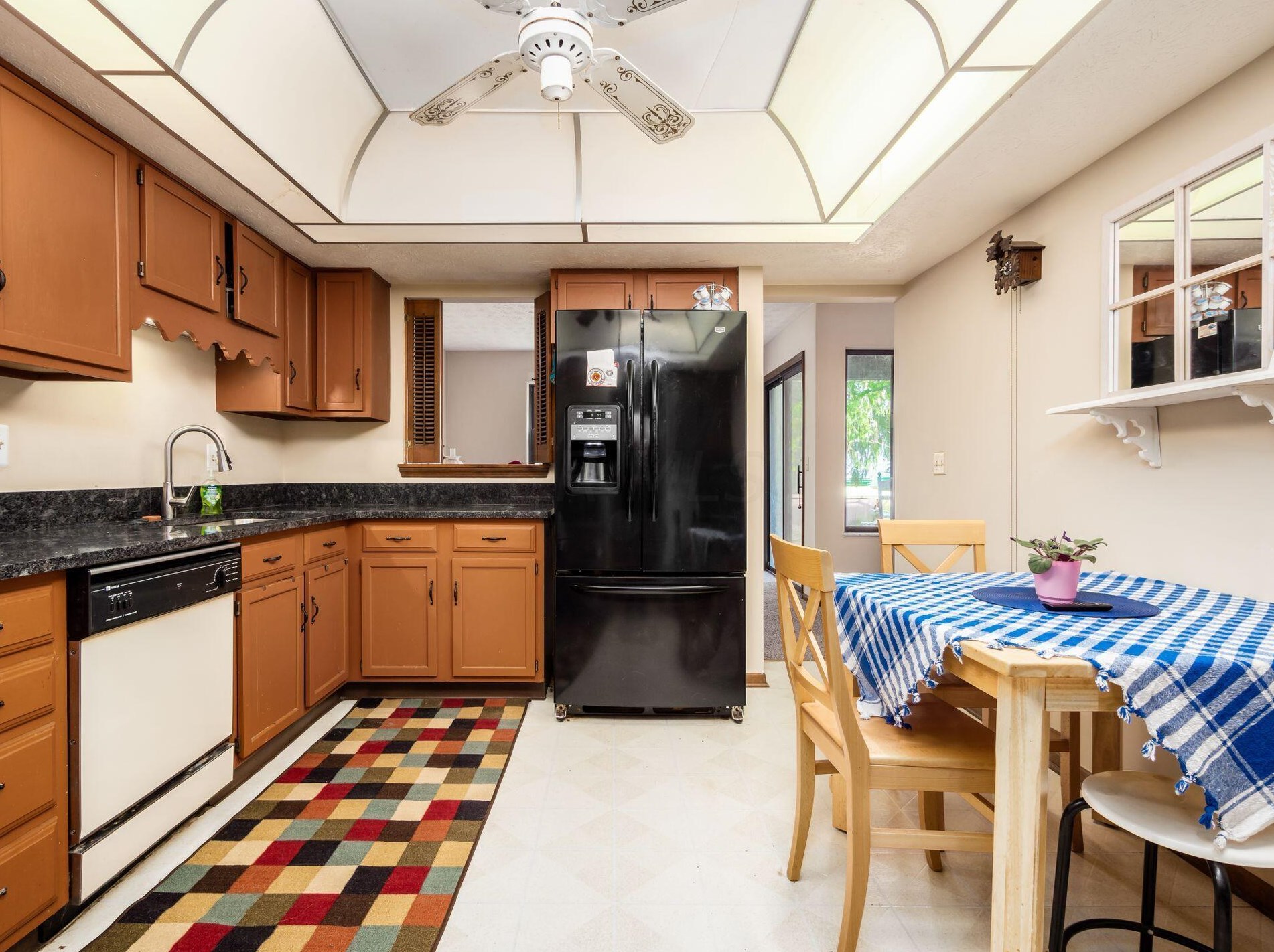 4546 Arlingate Dr, Columbus OH 43220-3068 exterior