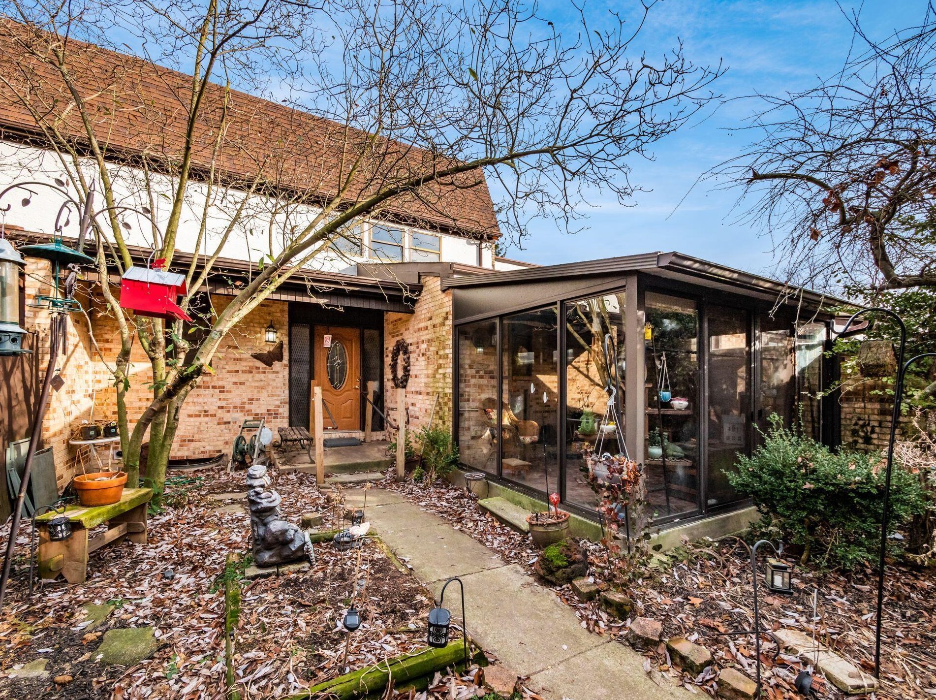 4546 Arlingate Dr, Columbus, OH 43220-3068