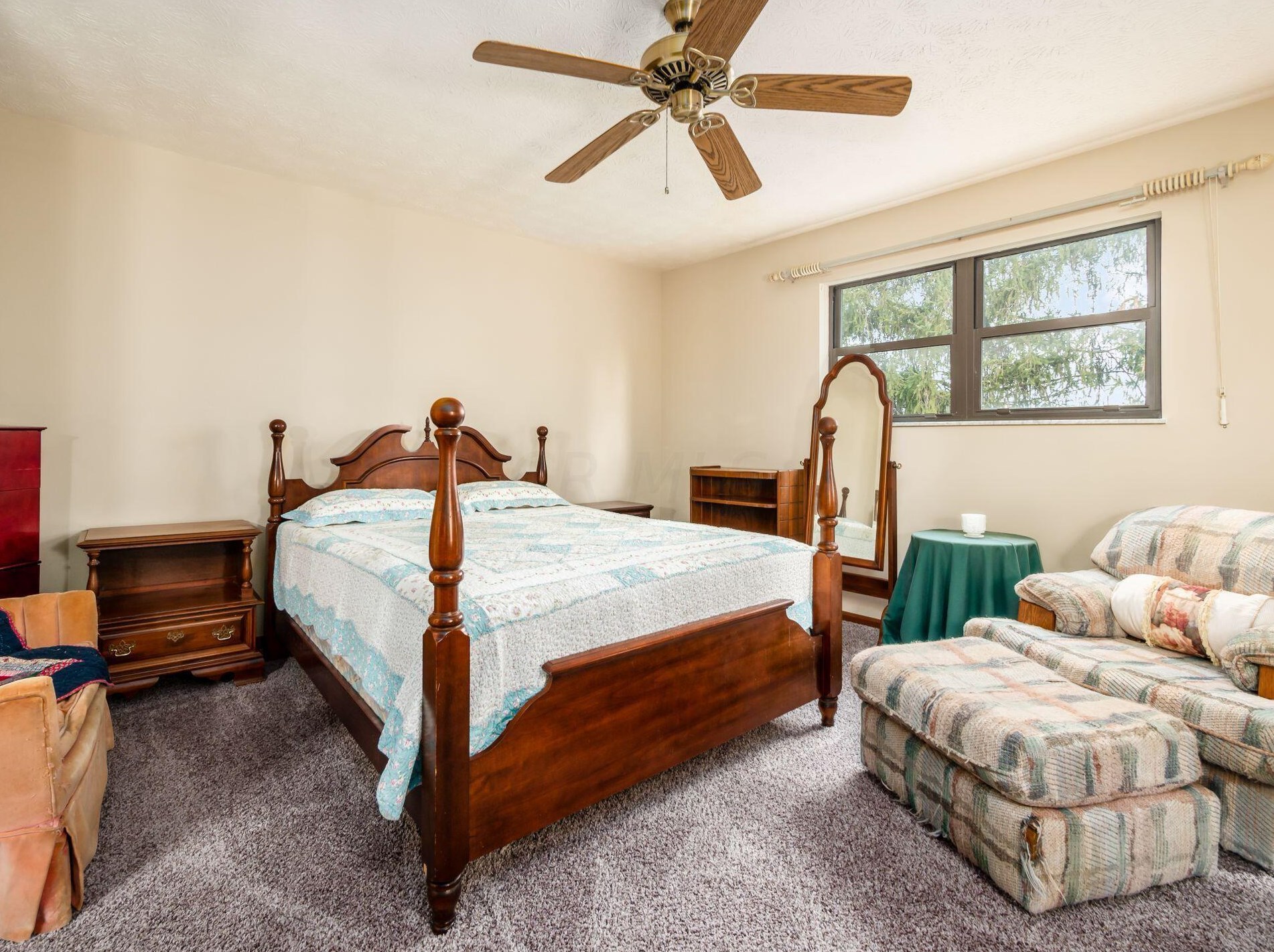 4546 Arlingate Dr, Columbus OH 43220-3068 exterior