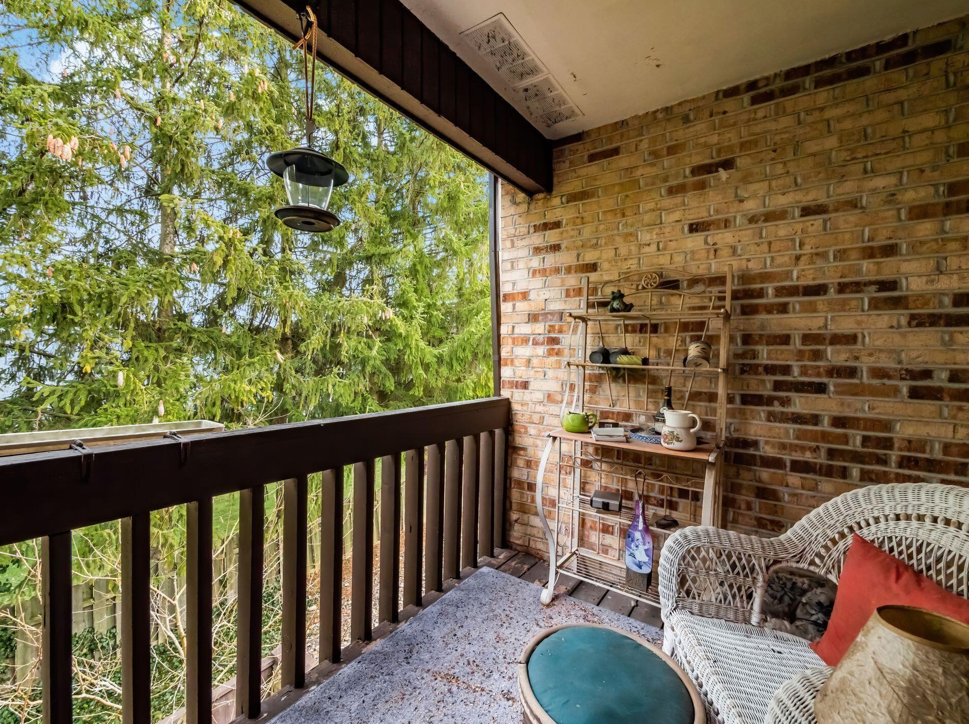 4546 Arlingate Dr, Columbus OH 43220-3068 exterior