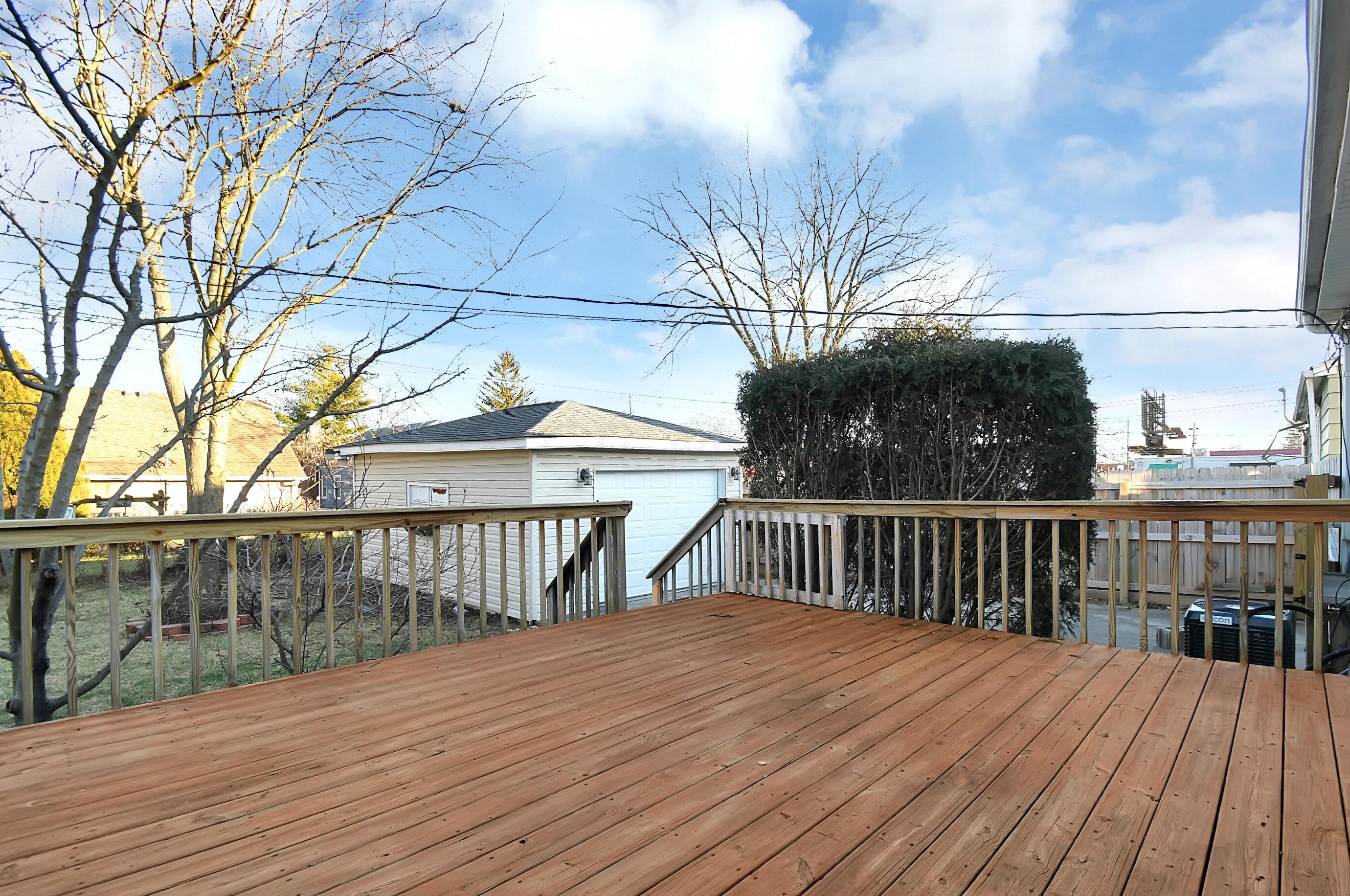 502 Derrer Rd, Columbus OH 43204-1145 exterior